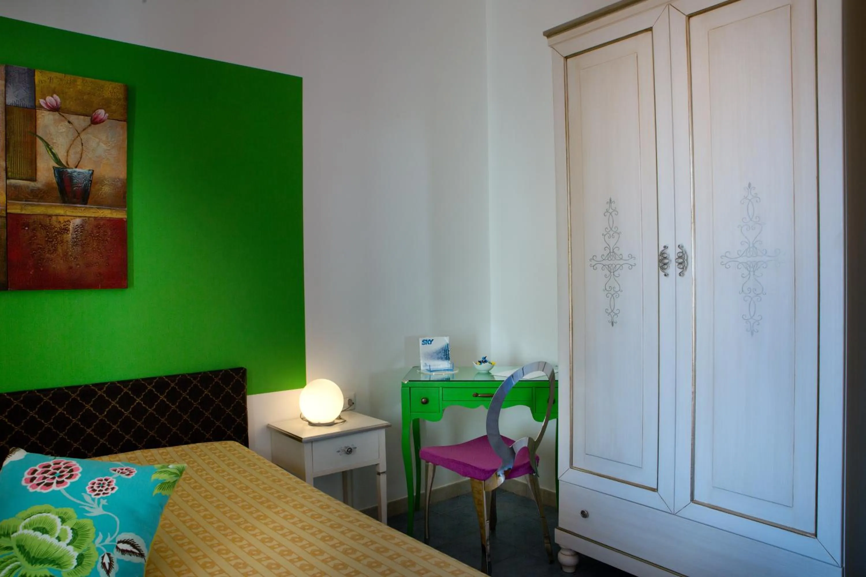 Decorative detail, Bed in B&B Il Mandorlo