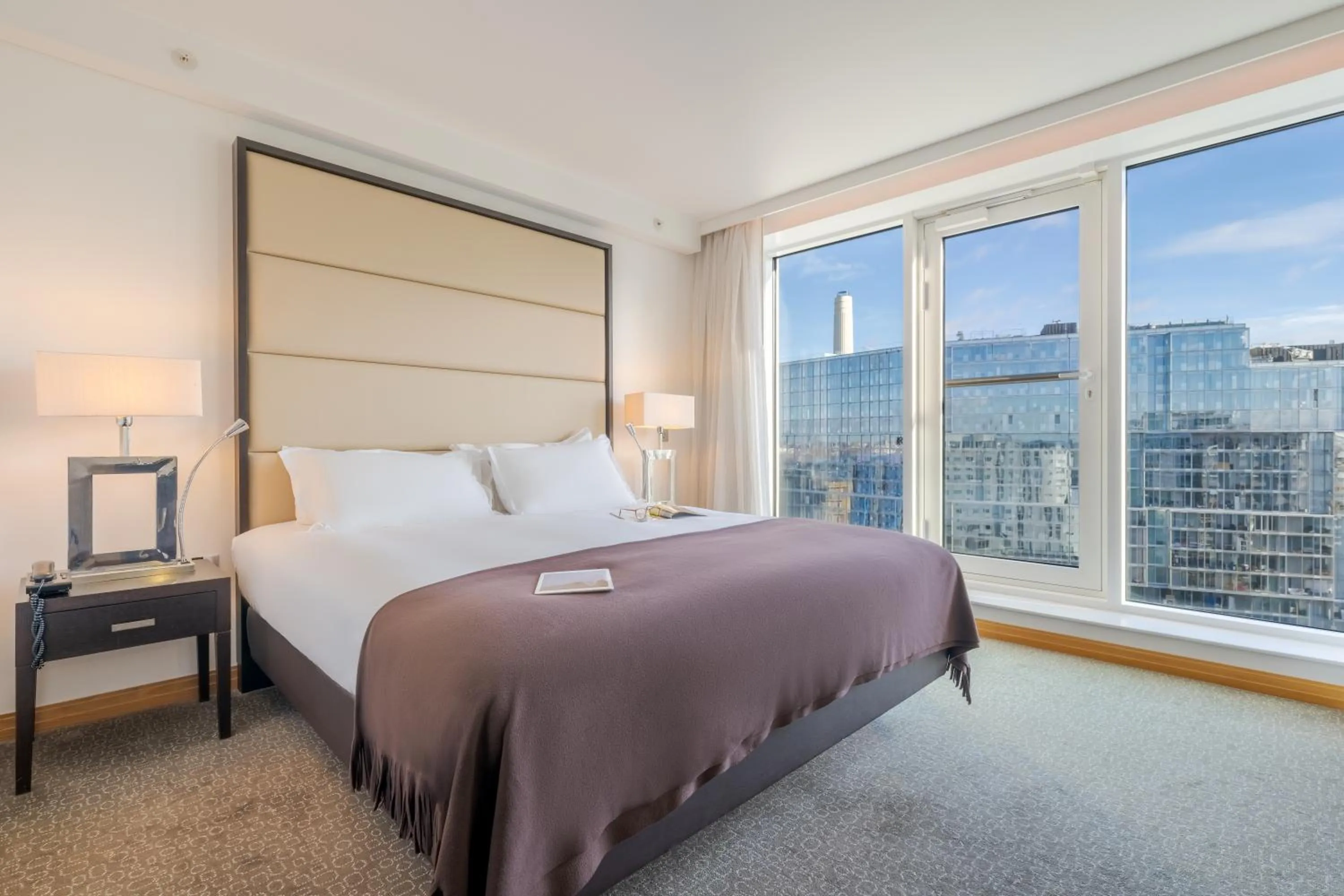 Bed in Pestana Chelsea Bridge Hotel & SPA