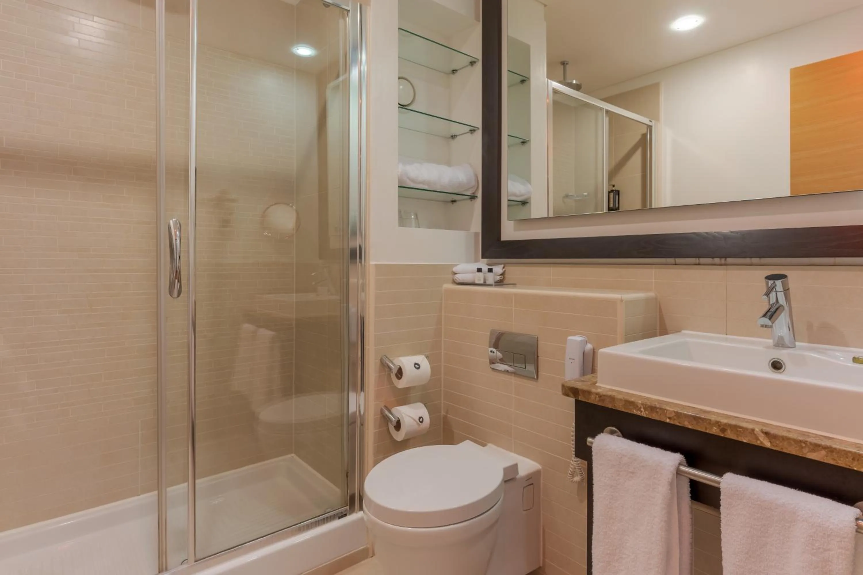 Bathroom in Pestana Chelsea Bridge Hotel & SPA