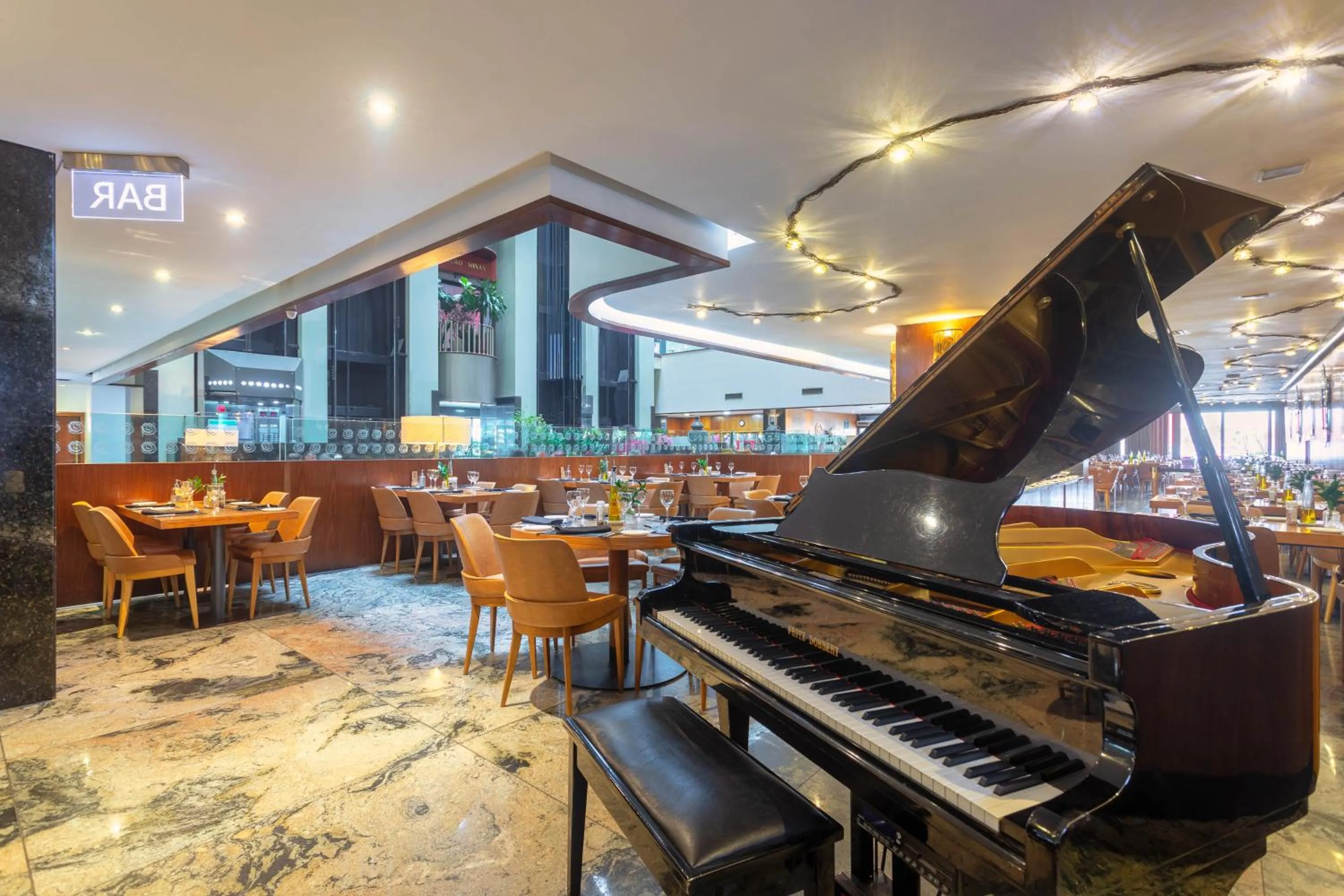 Restaurant/places to eat in Ouro Minas Hotel Belo Horizonte, Dolce by Wyndham