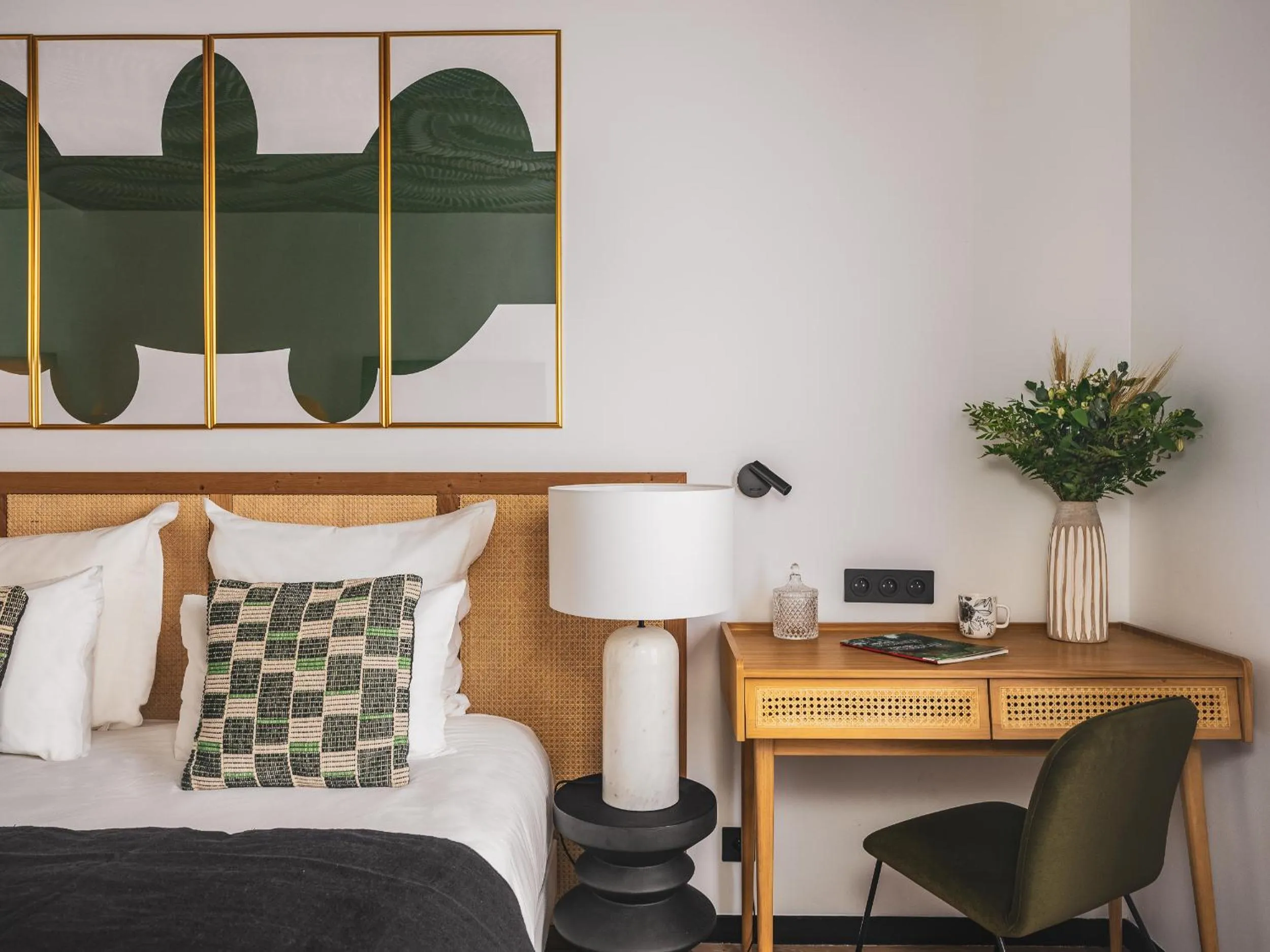 Bedroom, Bed in Maisons du Monde Hôtel & Suites - La Rochelle Vieux Port