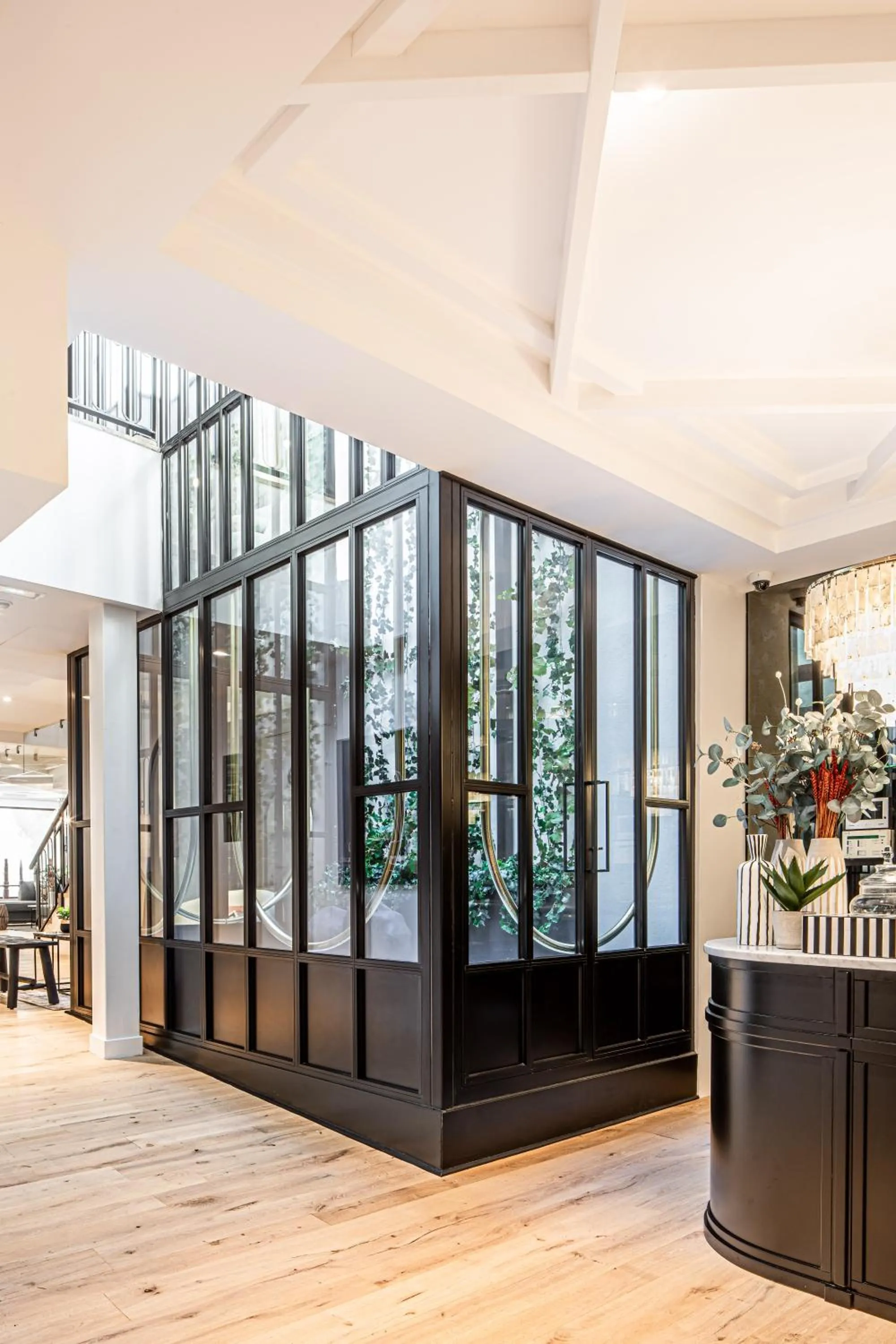 Lobby or reception in Maisons du Monde Hôtel & Suites - La Rochelle Vieux Port