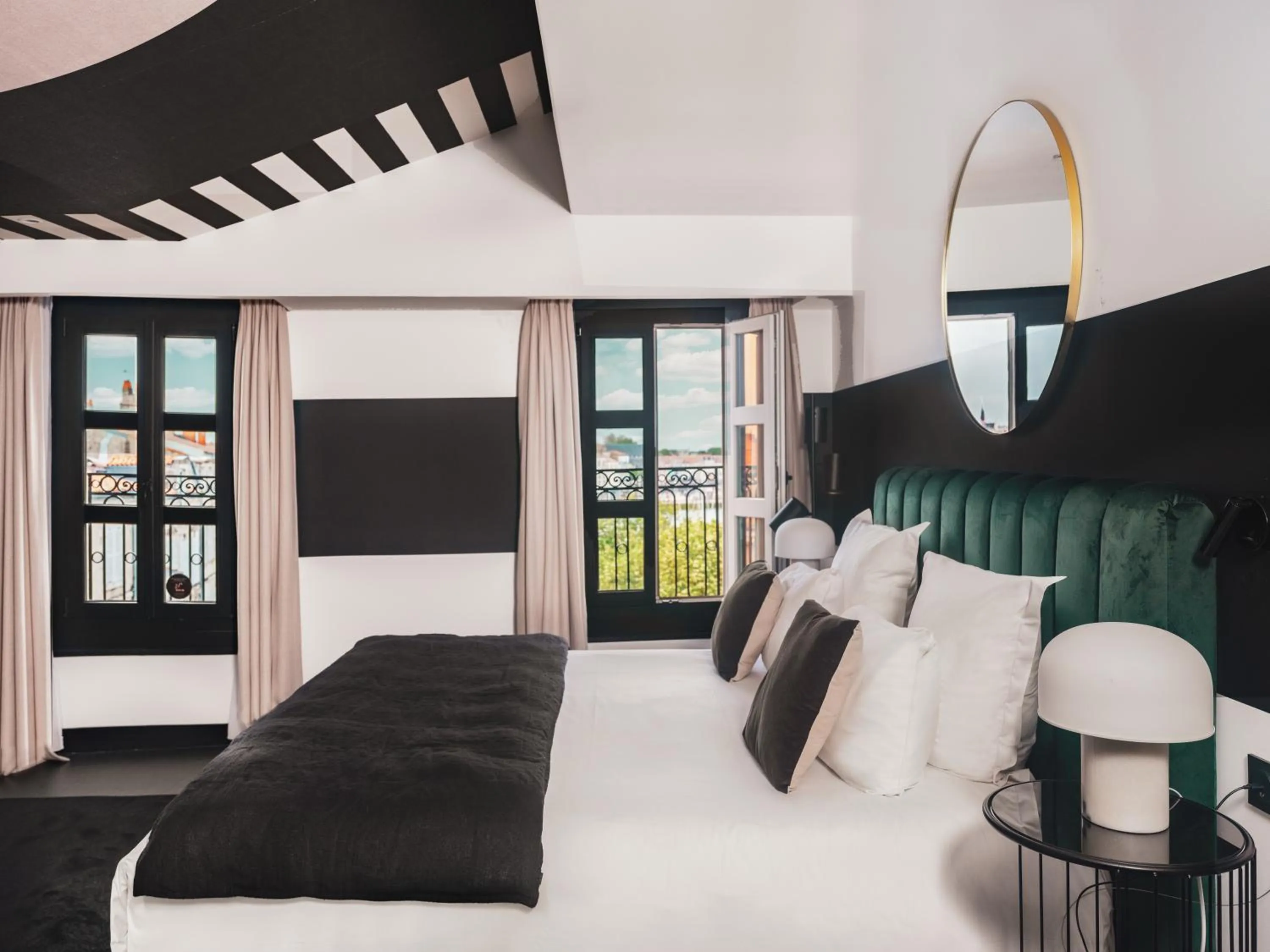 Bedroom, Bed in Maisons du Monde Hôtel & Suites - La Rochelle Vieux Port