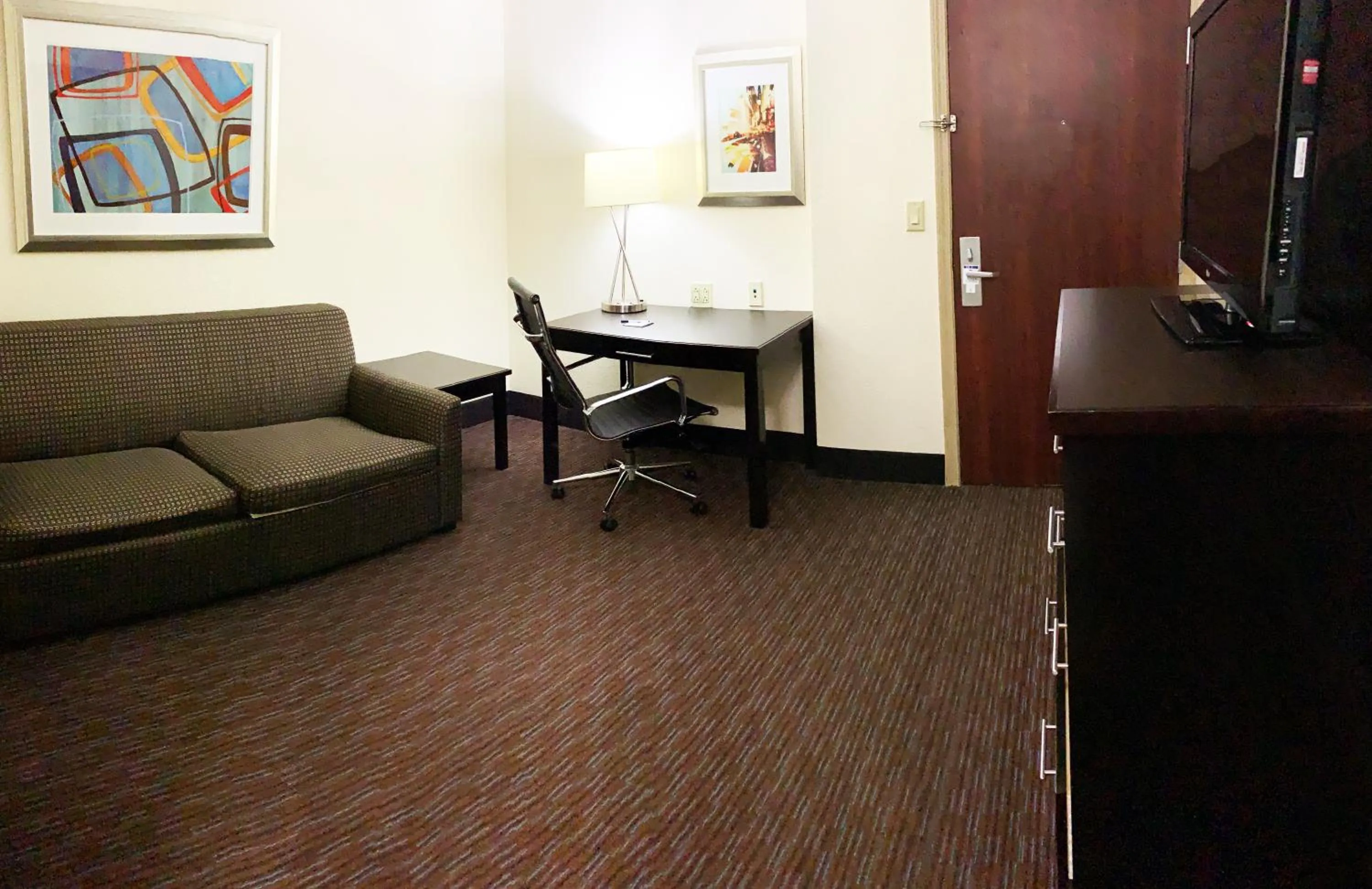 Photo of the whole room in Holiday Inn Express Hotel & Suites Gainesville by IHG