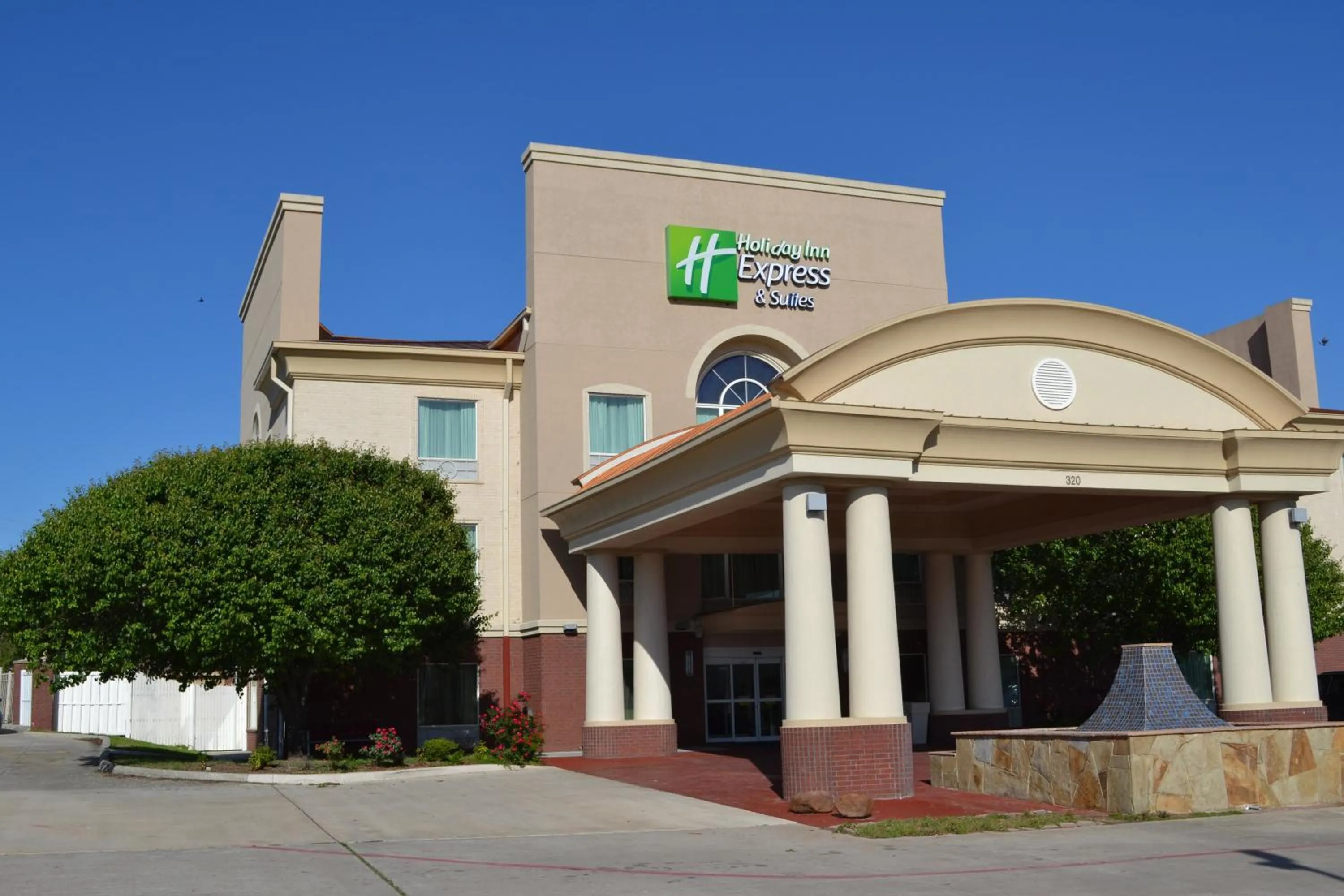 Property building in Holiday Inn Express Hotel & Suites Gainesville by IHG