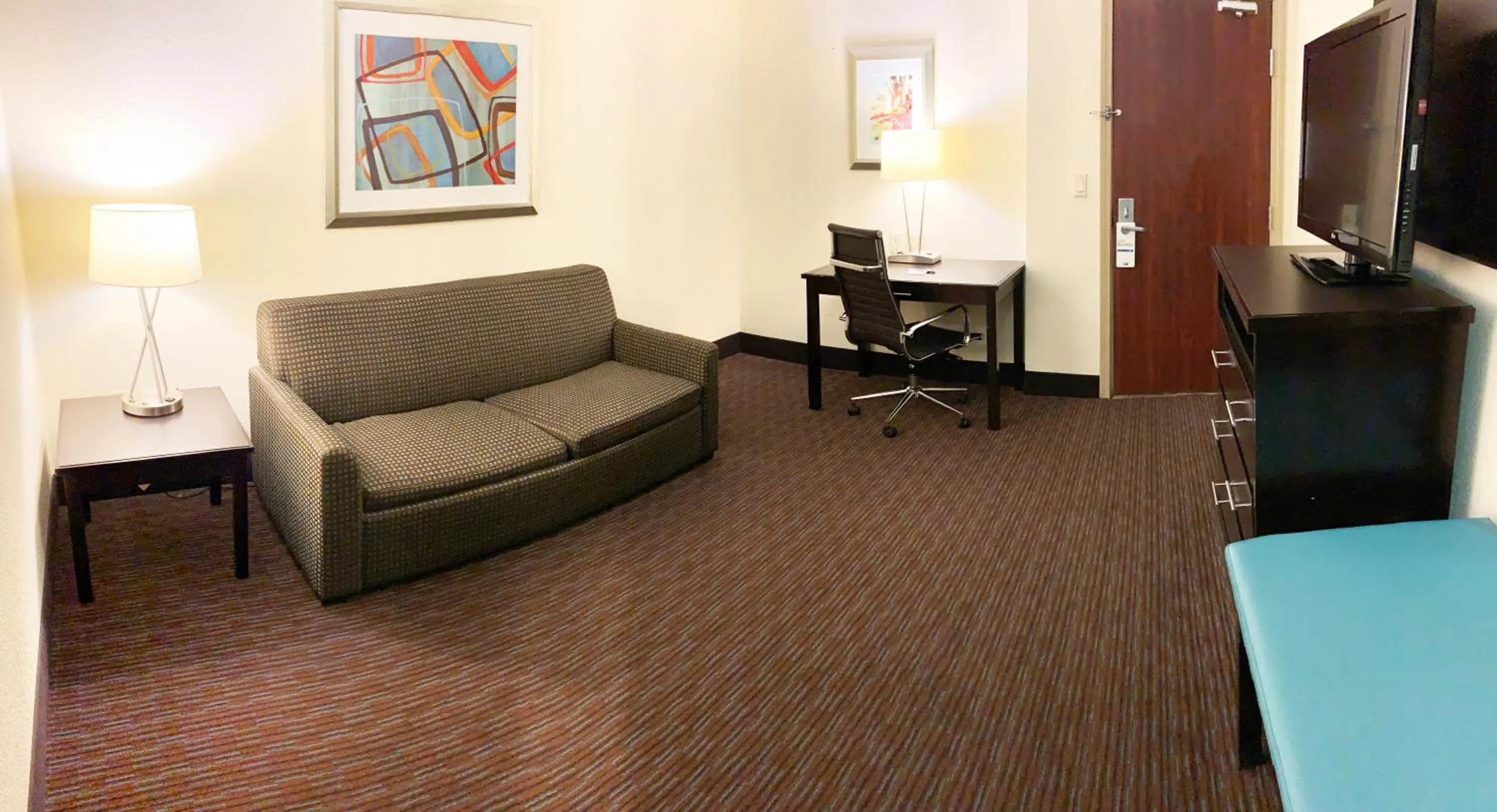 Photo of the whole room in Holiday Inn Express Hotel & Suites Gainesville by IHG