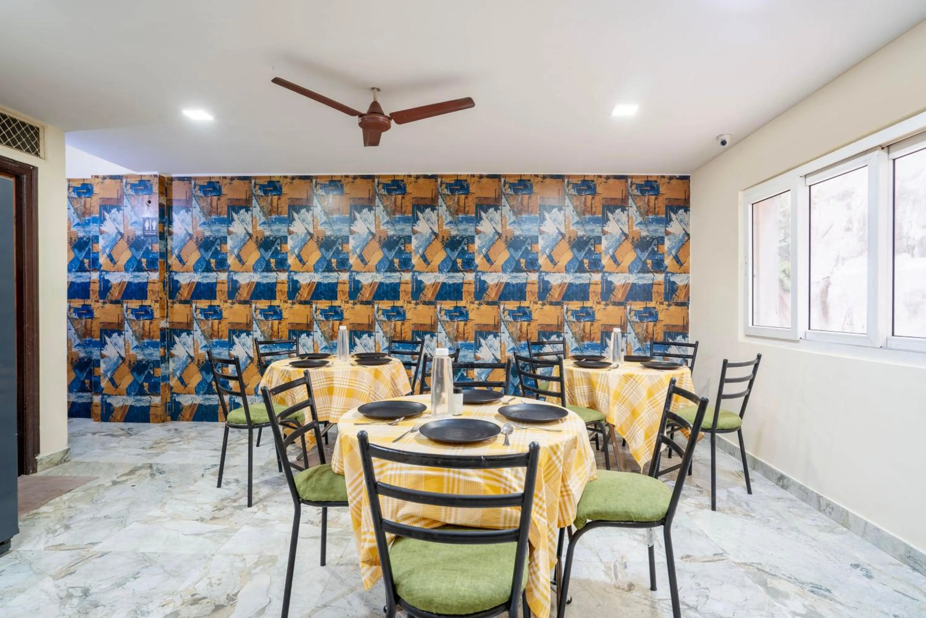 Restaurant/places to eat in Treebo Srico, Banjara Hills