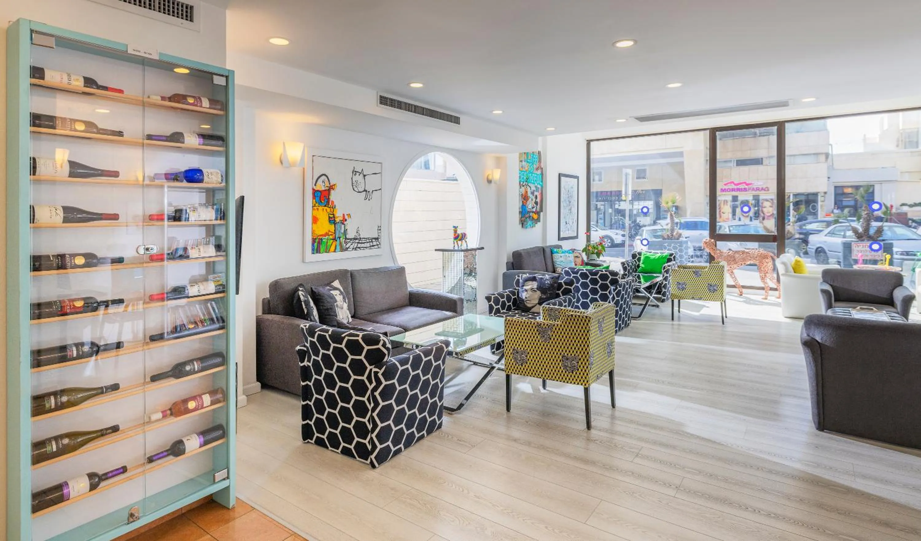 Lobby or reception in Best Western Regency Suites