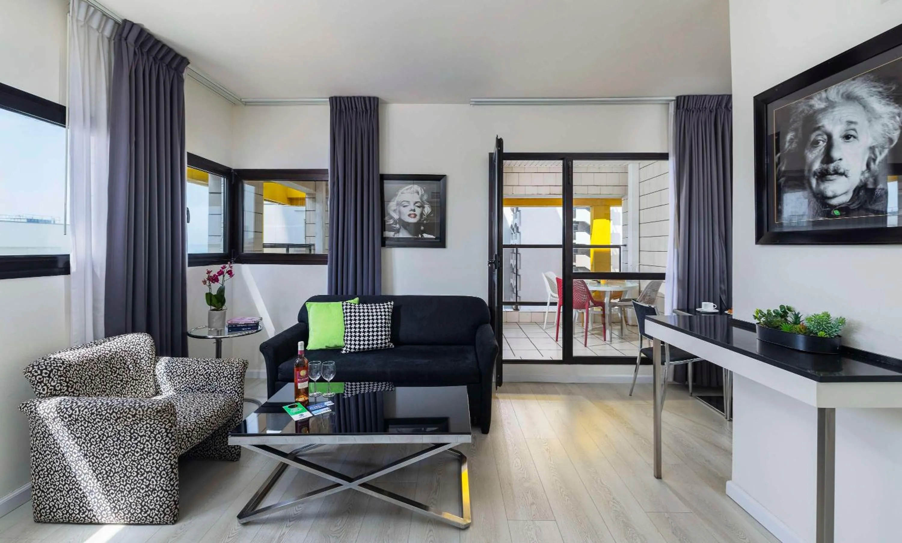 Photo of the whole room in Best Western Regency Suites