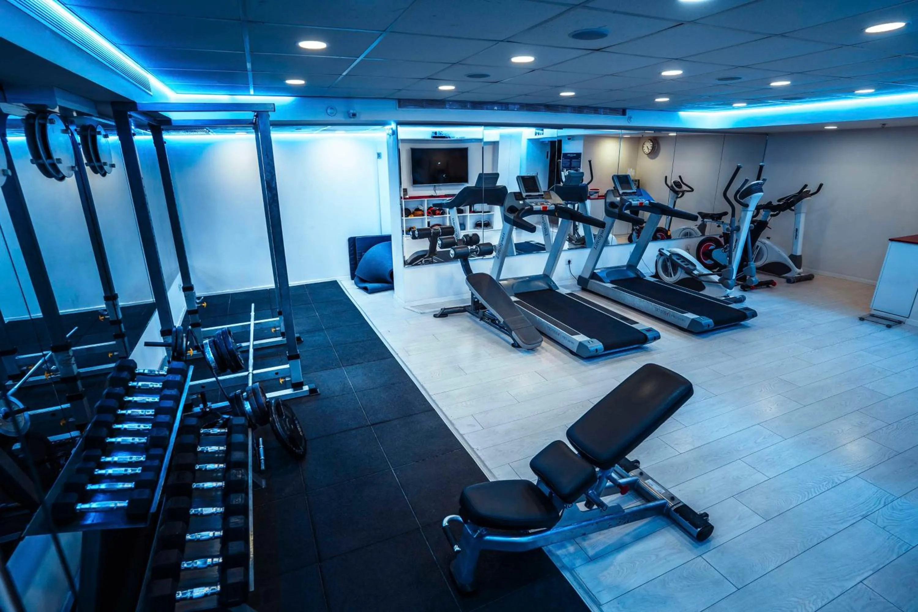 Fitness centre/facilities in Best Western Regency Suites
