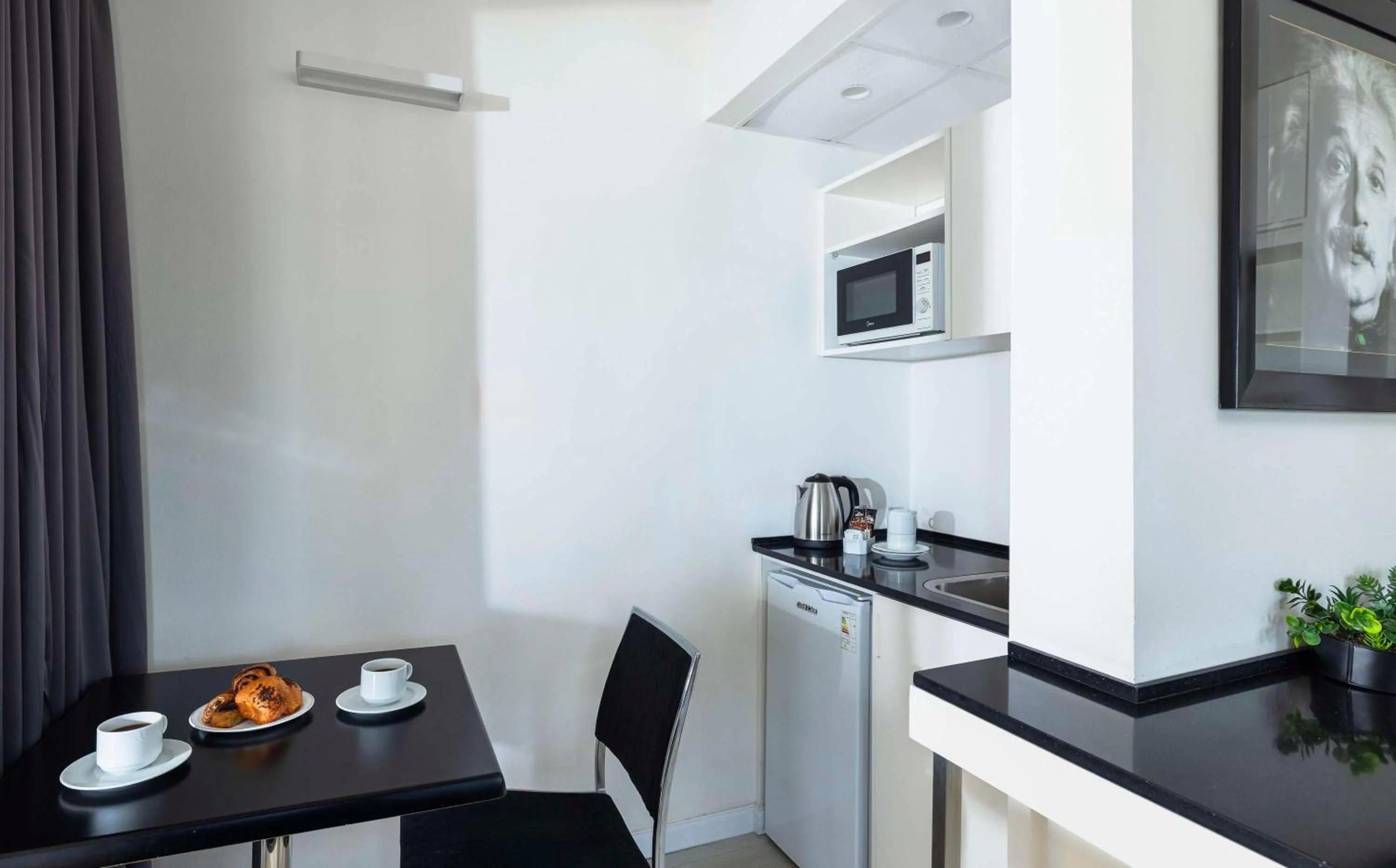 Photo of the whole room in Best Western Regency Suites