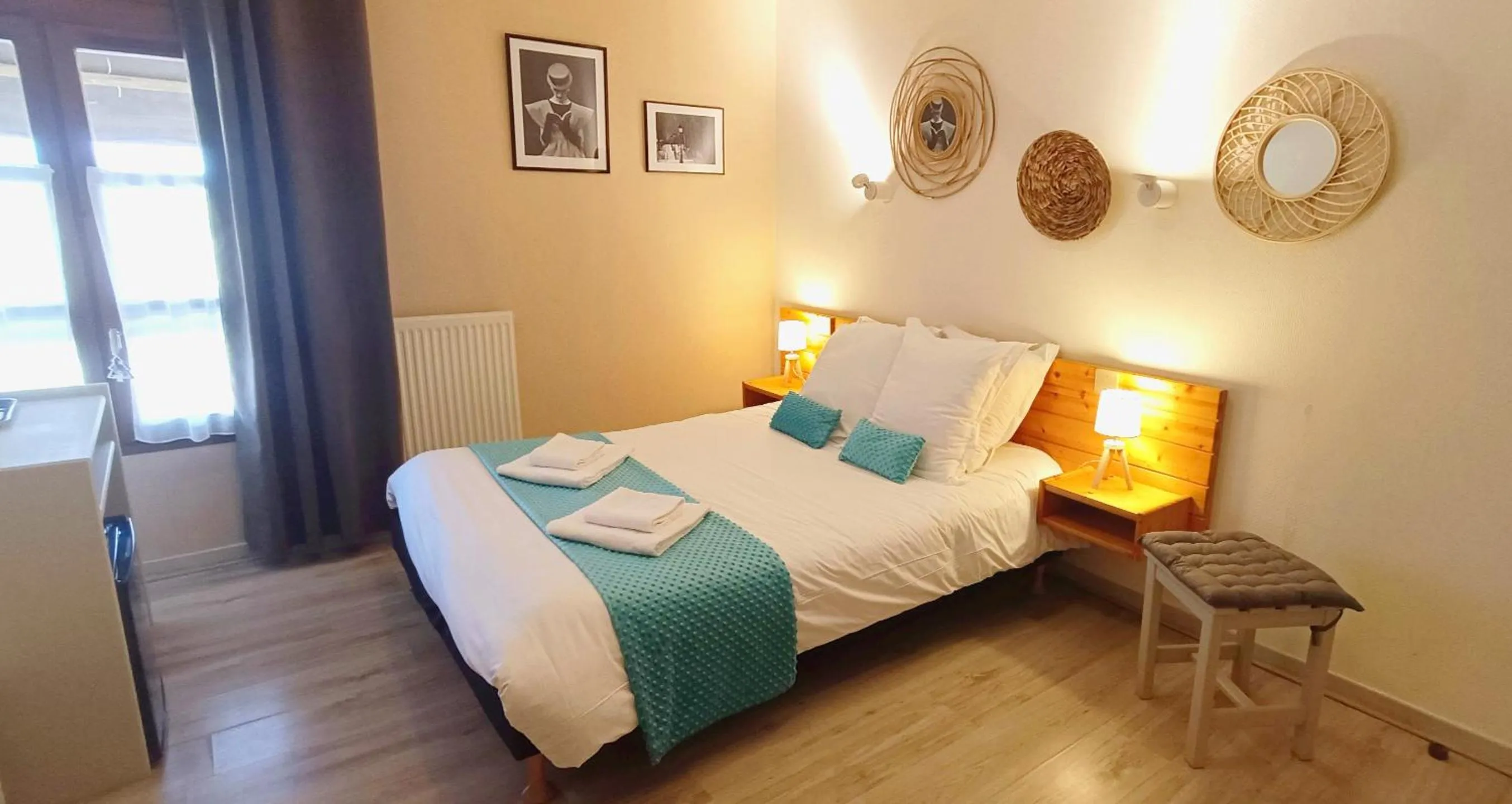 Photo of the whole room, Bed in Le Saint Vincent