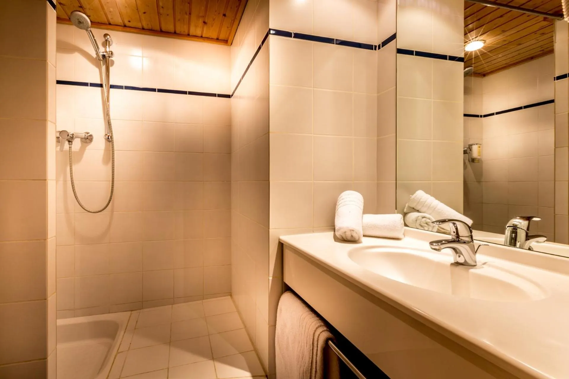 Bathroom in Les Crêtes Blanches