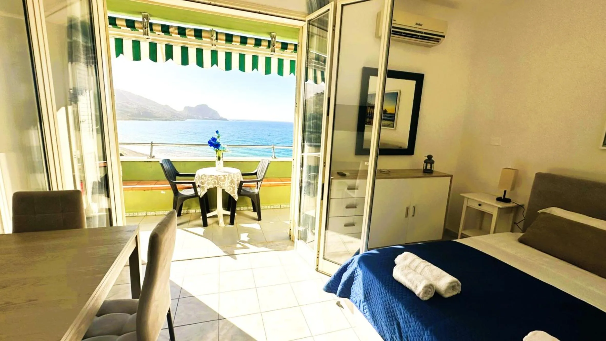 View (from property/room), Bed in CH Exclusive Apartments