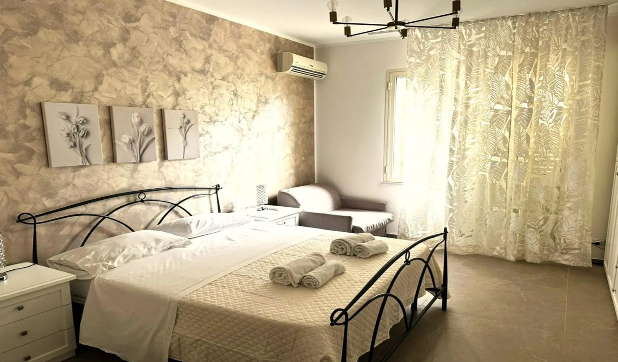 Bedroom, Bed in CH Exclusive Apartments