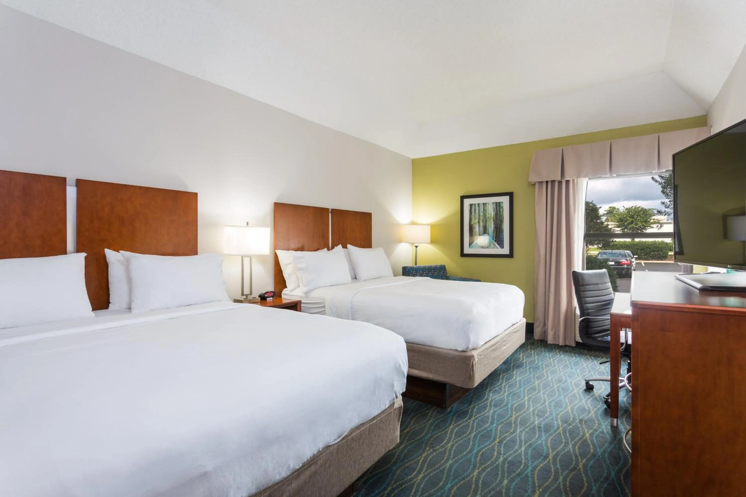 Photo of the whole room, Bed in Holiday Inn Express & Suites Wilmington-University Center by IHG