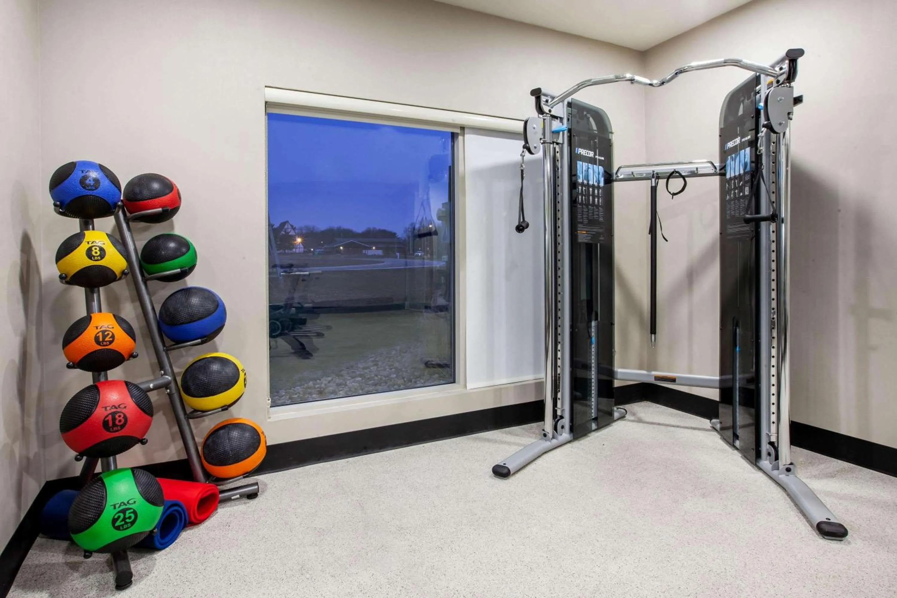 Fitness centre/facilities in La Quinta Inn and Suites by Wyndham Elkhart