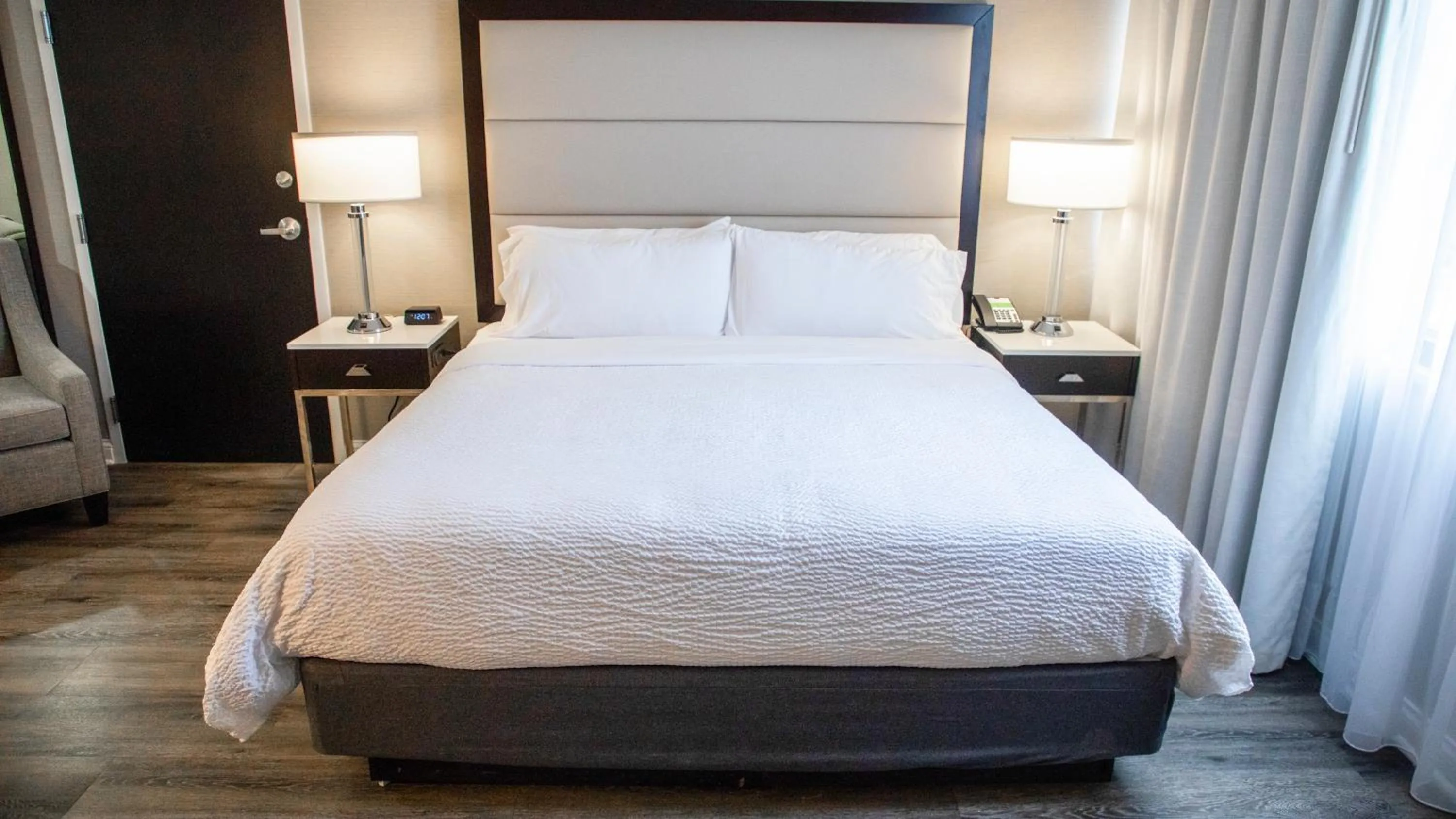 Bed in Holiday Inn Wilmington by IHG