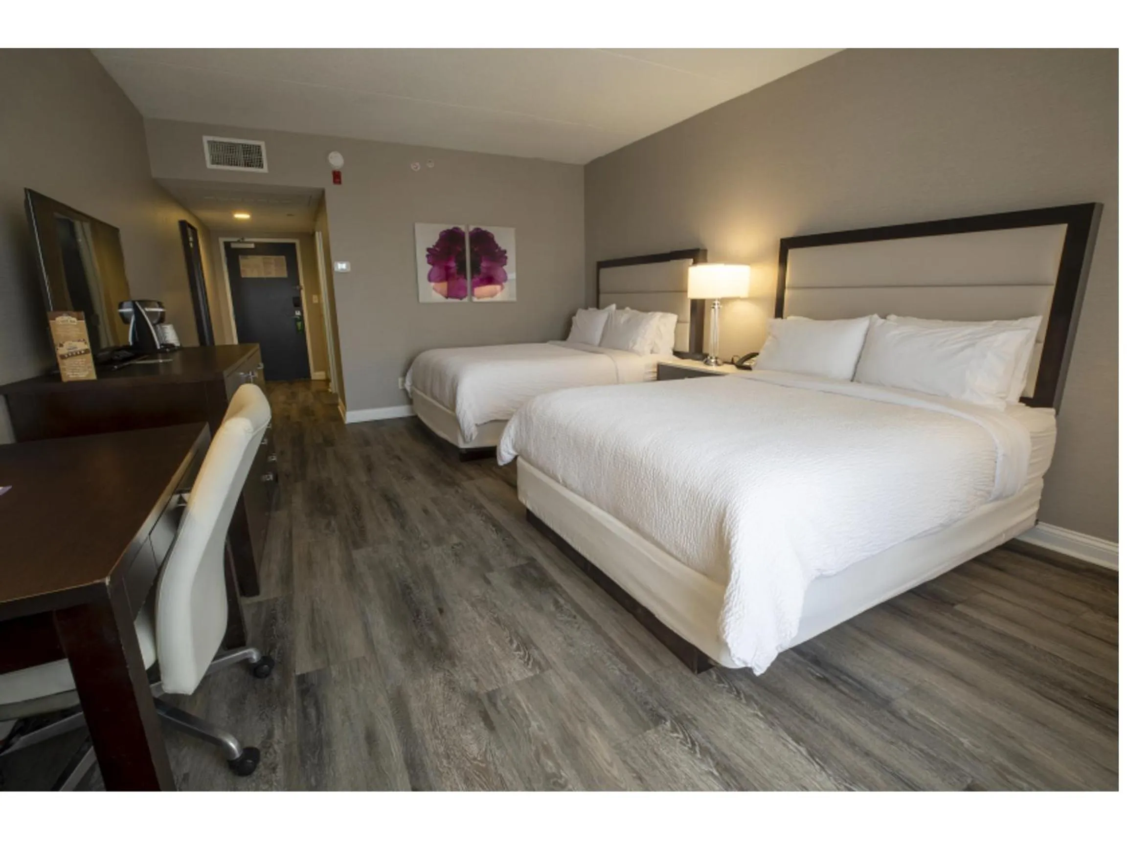 Bed in Holiday Inn Wilmington by IHG