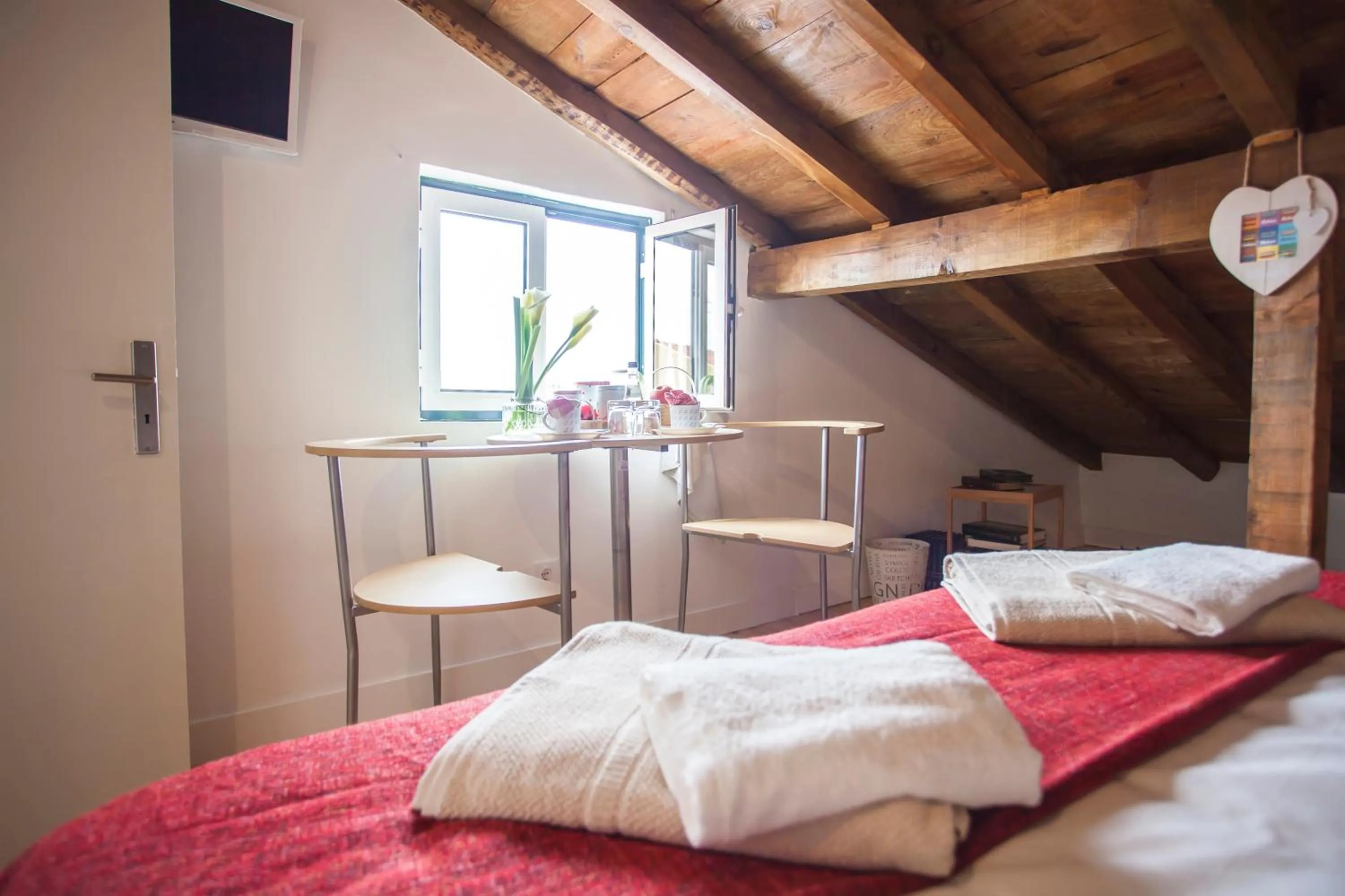 Bed in Lisbon Inn Bica Suites