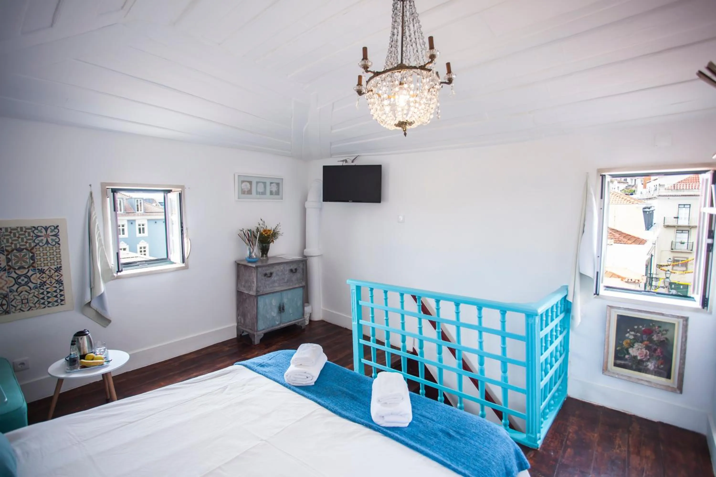 Coffee/tea facilities, Bed in Lisbon Inn Bica Suites