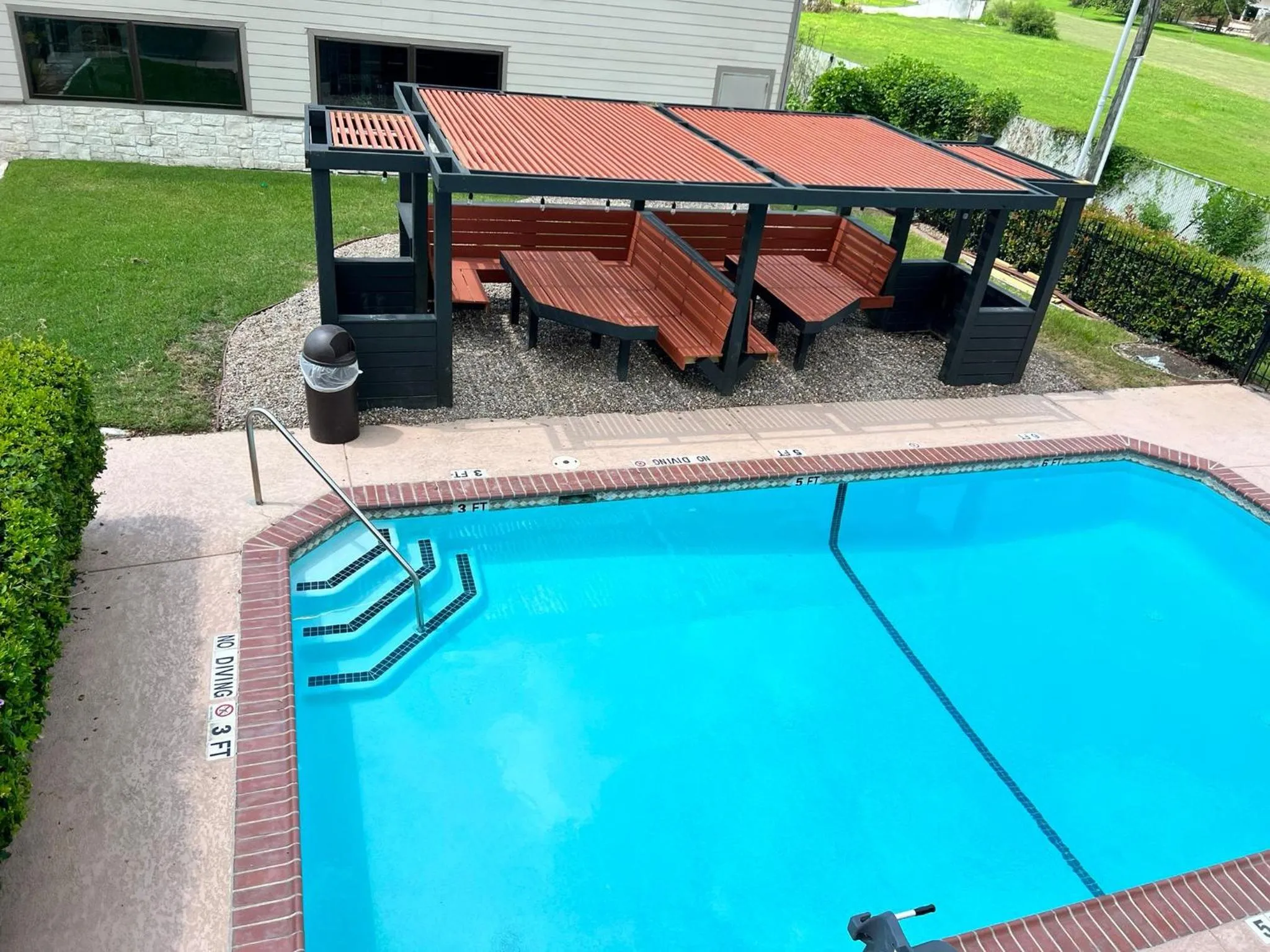 Lone Star Inn and Suites Victoria