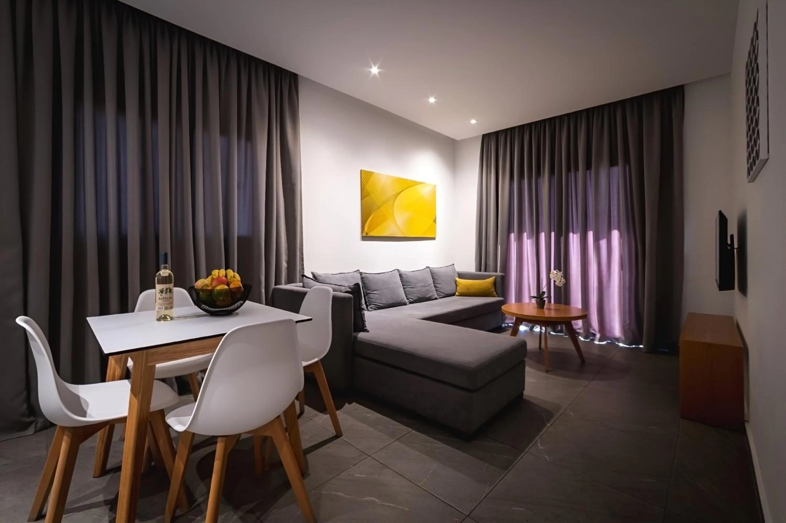 TV and multimedia in Kefalos Damon Hotel Apartments