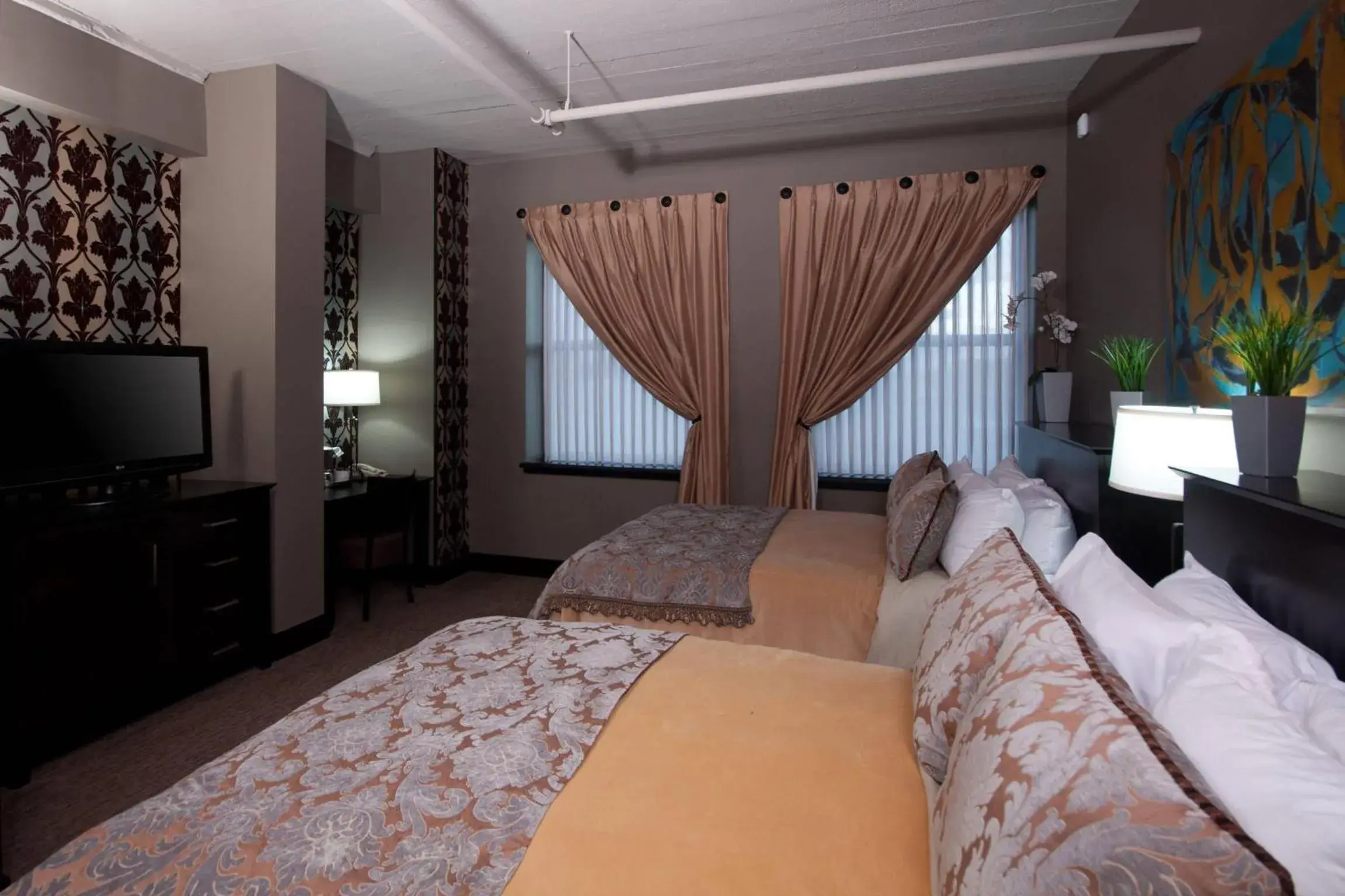 Standard Queen Room in The Giacomo, an Ascend Collection Hotel Standard Queen Room in The Giacomo, an Ascend Collection Hotel