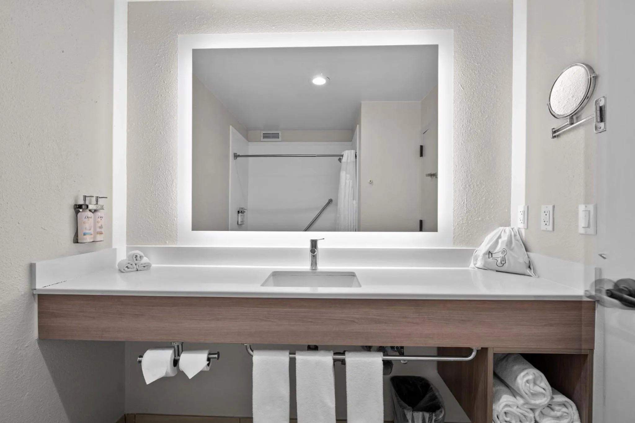 Bedroom in Holiday Inn Express Hotel & Suites West Point-Fort Montgomery by IHG