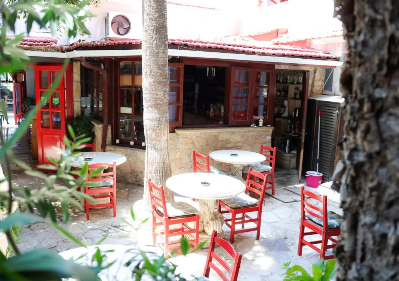 Kiniras Traditional Hotel & Restaurant