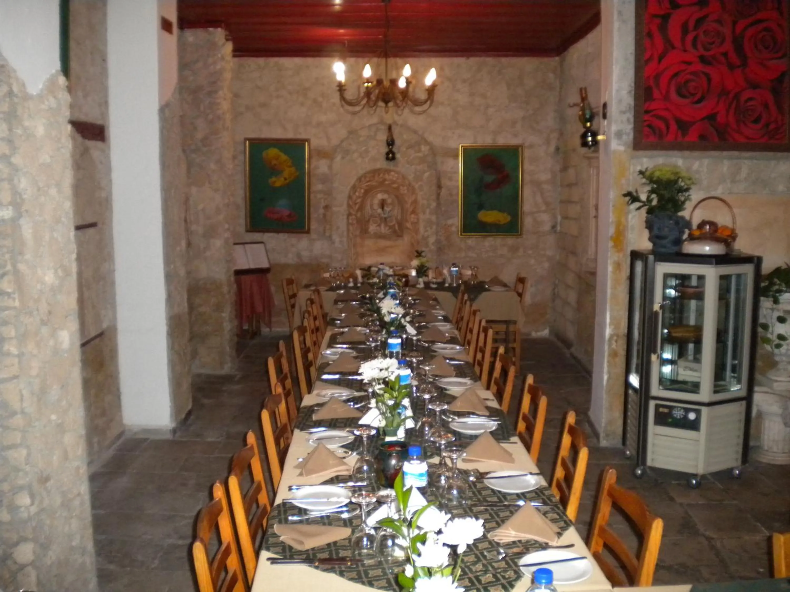 Restaurant/places to eat in Kiniras Traditional Hotel & Restaurant