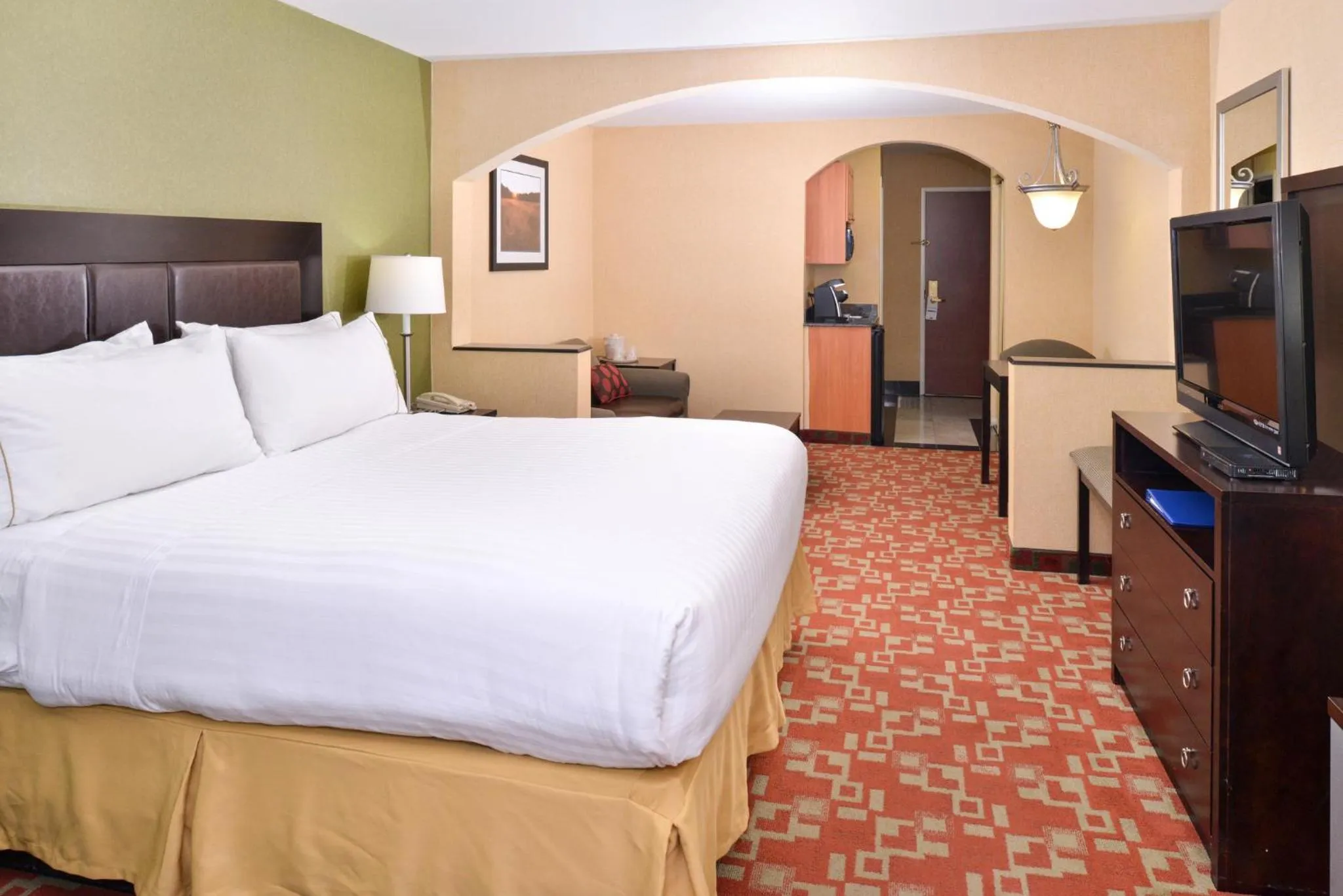 Bedroom, Bed in Holiday Inn Express Hotel & Suites El Centro by IHG