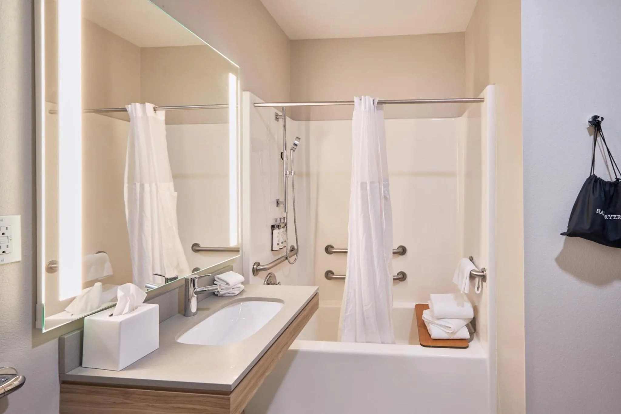 Photo of the whole room in Candlewood Suites Hot Springs by IHG