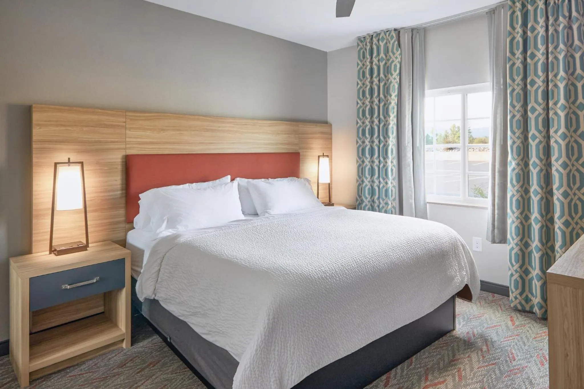 Photo of the whole room, Bed in Candlewood Suites Hot Springs by IHG