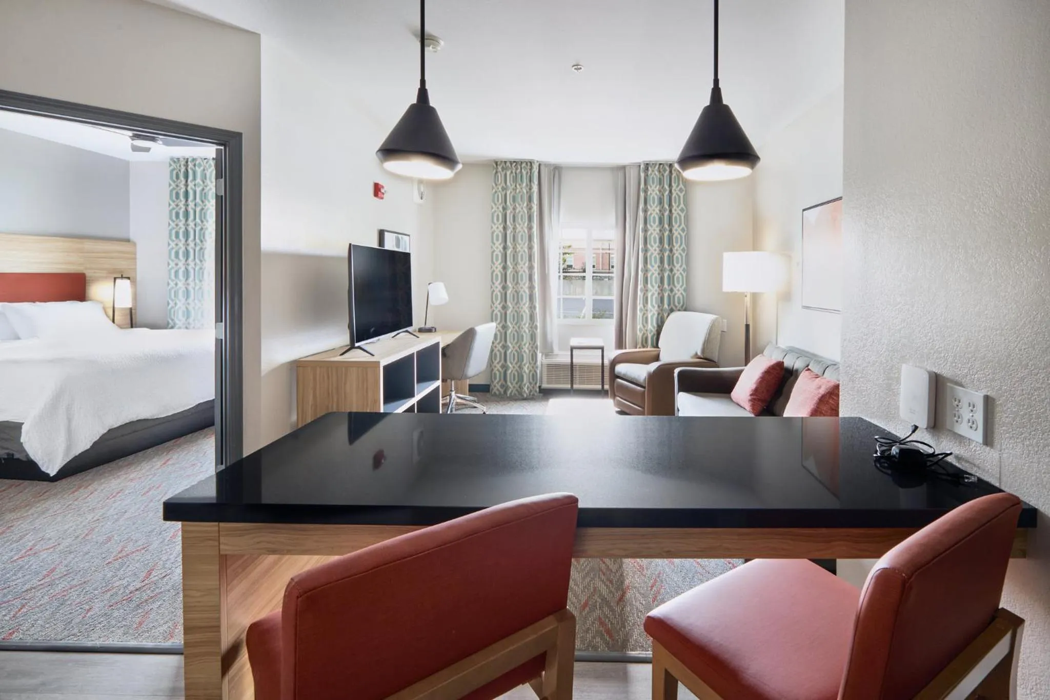 Photo of the whole room, Bed in Candlewood Suites Hot Springs by IHG