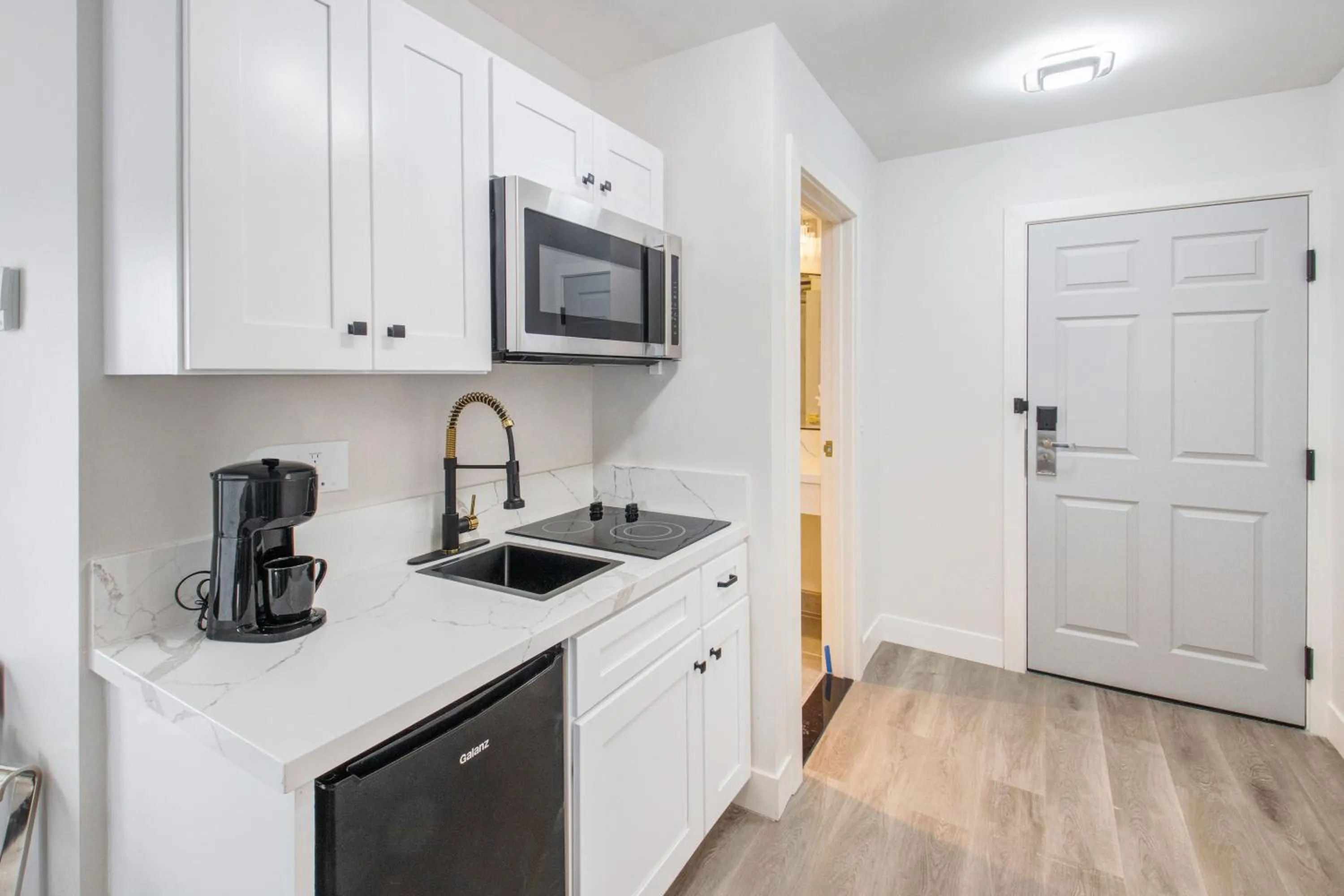Kitchen or kitchenette in Elkotel