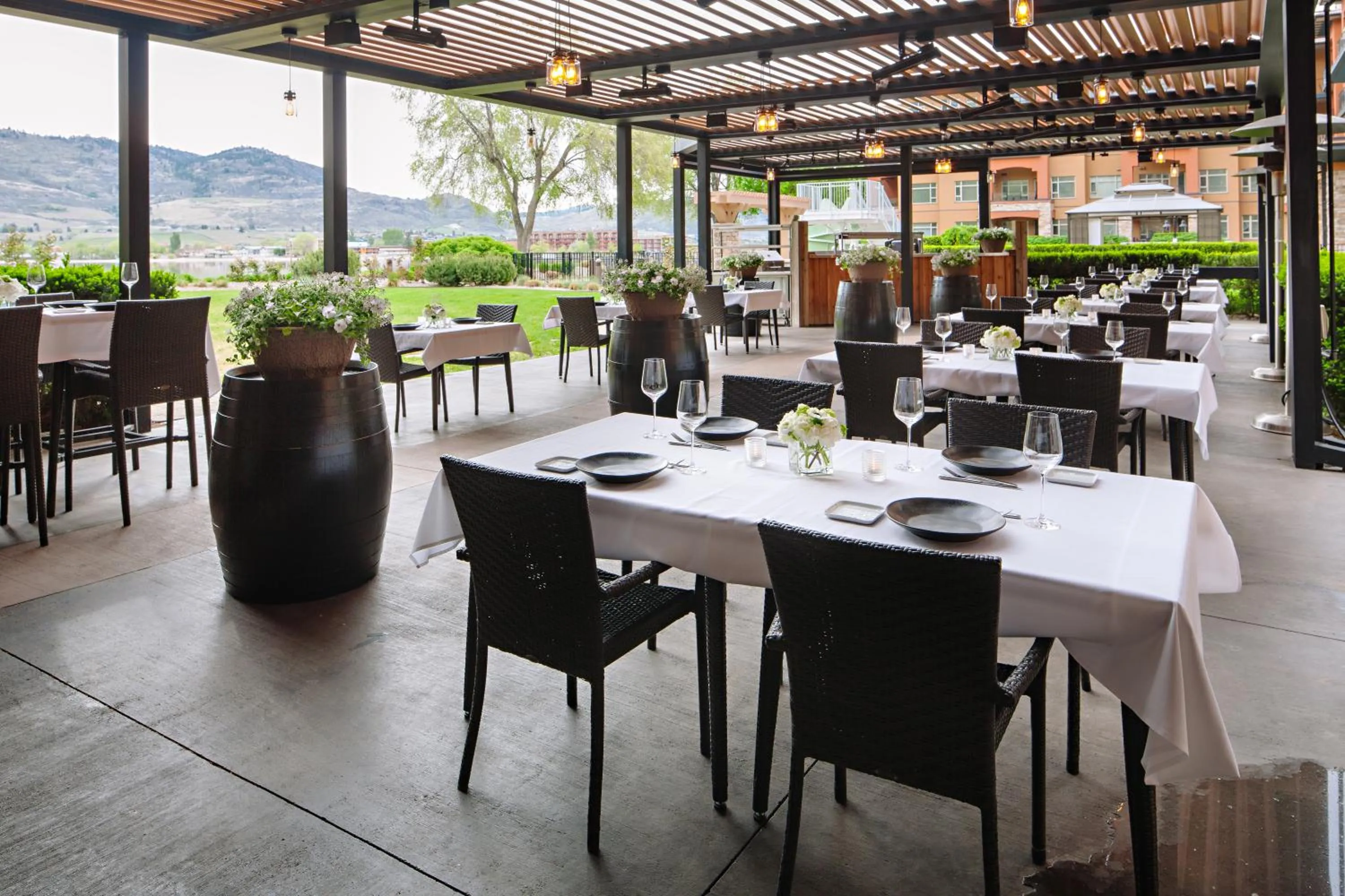 Restaurant/places to eat in Watermark Beach Resort