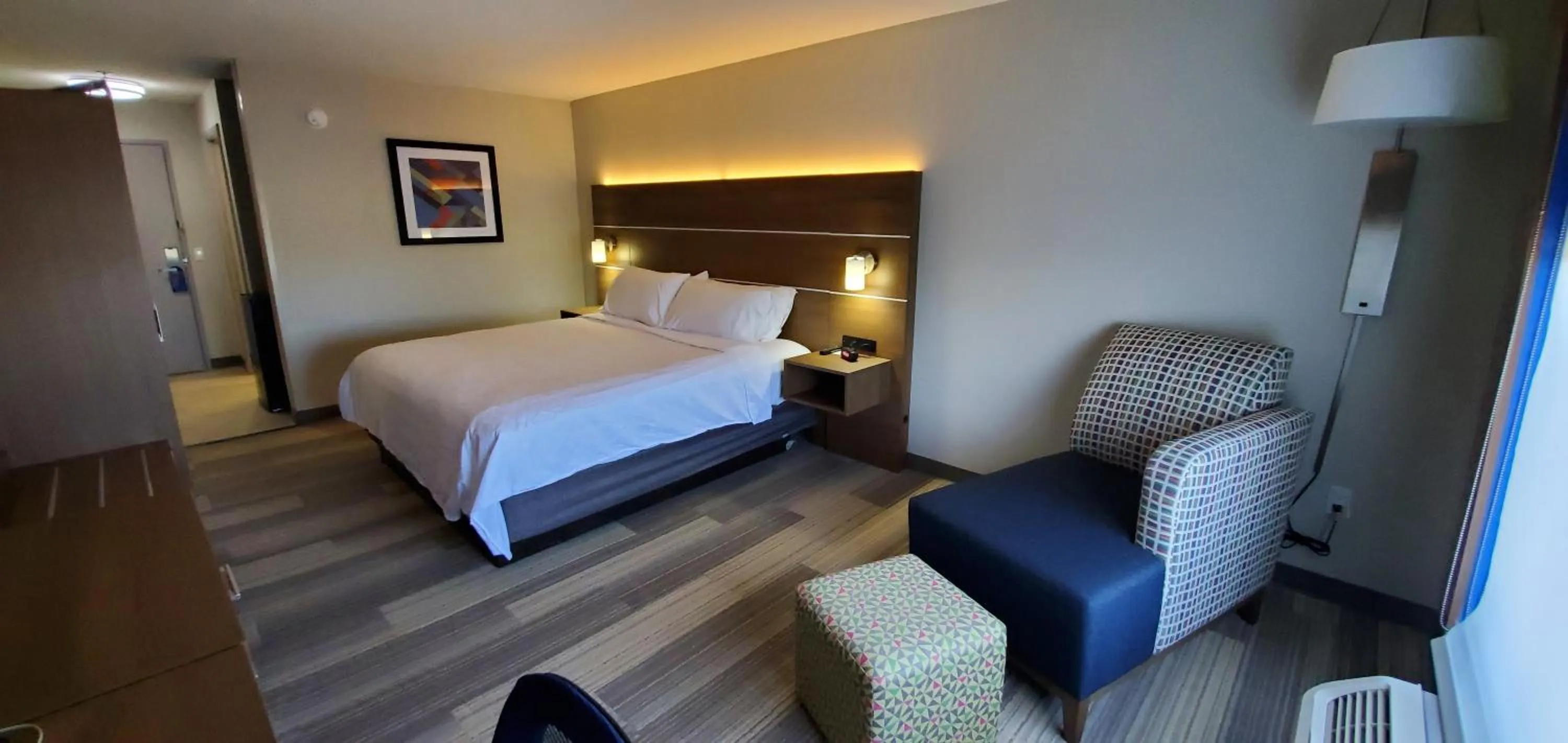 Photo of the whole room, Bed in Holiday Inn Express Hotel & Suites Kinston by IHG