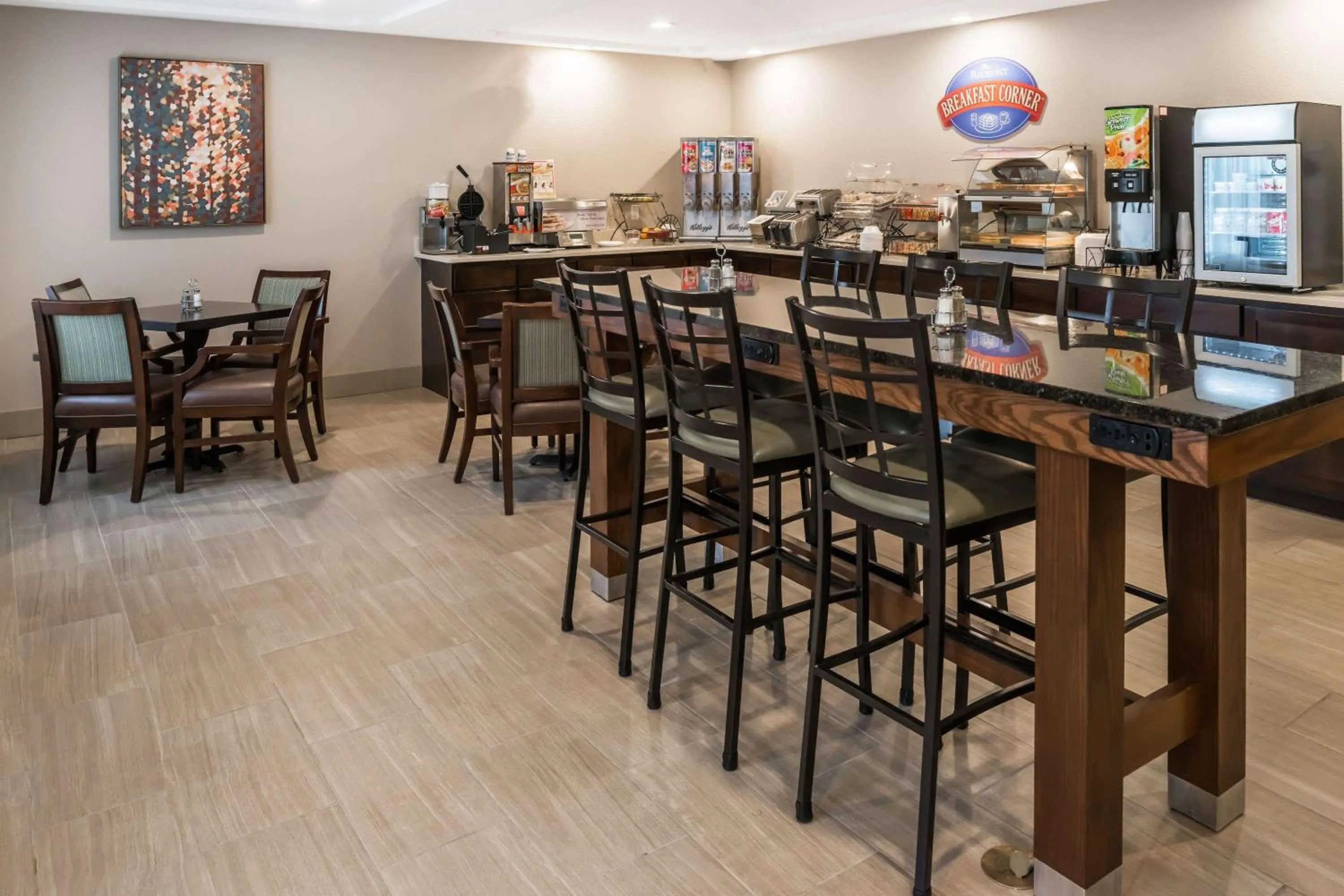 Restaurant/places to eat in Baymont by Wyndham Fulton