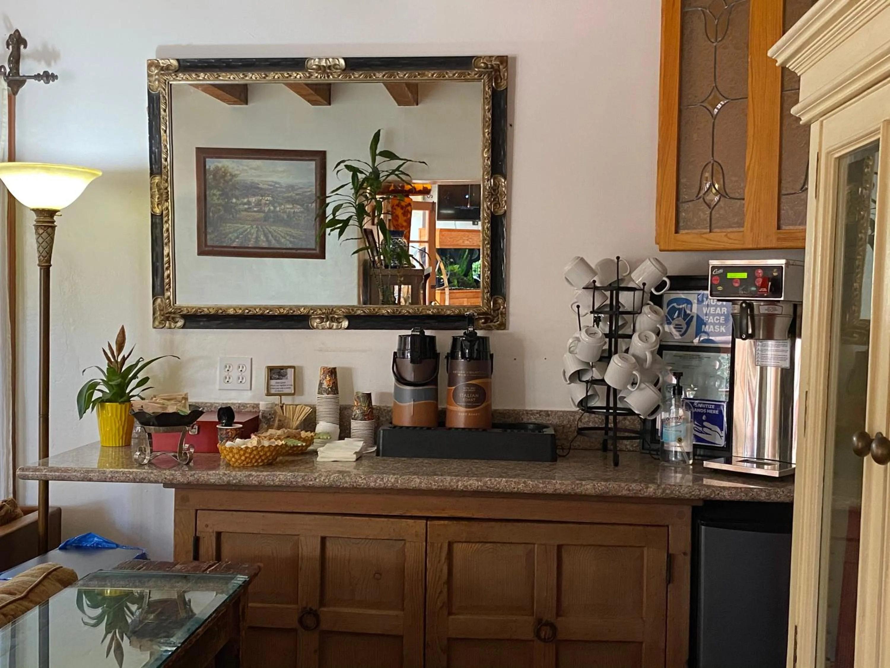 Coffee/tea facilities in Villa Rosa Inn