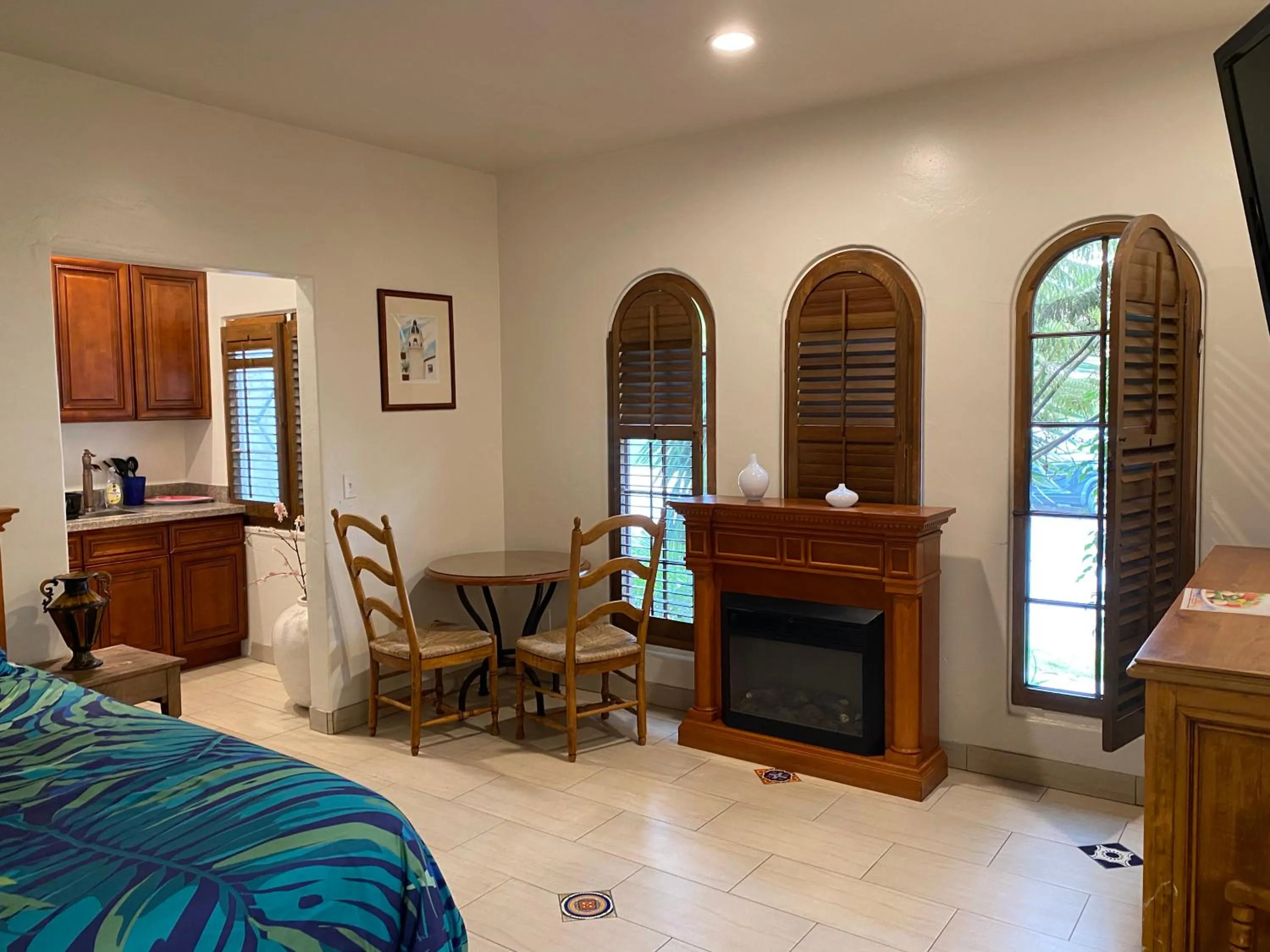 Bed in Villa Rosa Inn