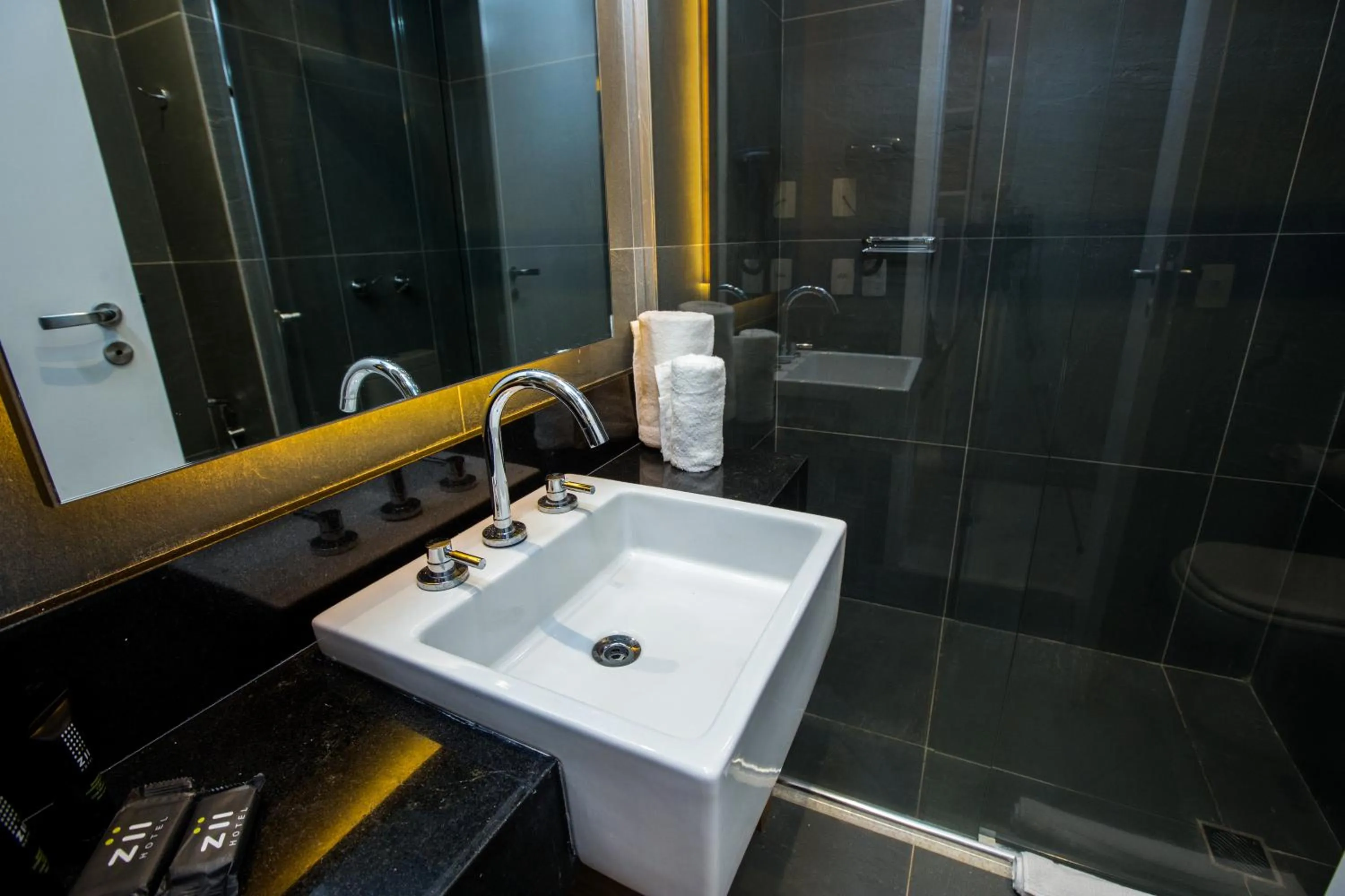 Bathroom in ibis Styles Rondonopolis
