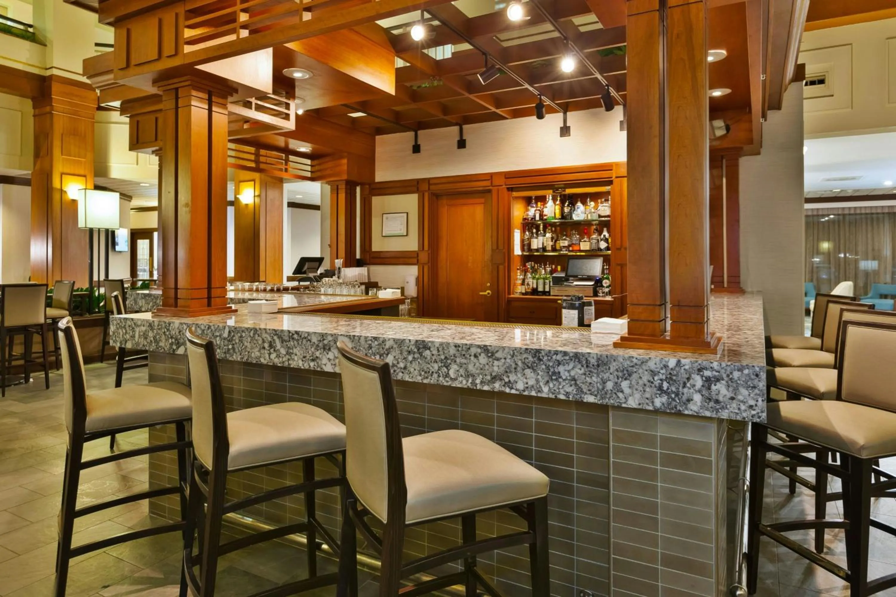 Lounge or bar in Hotel Auburn Hills