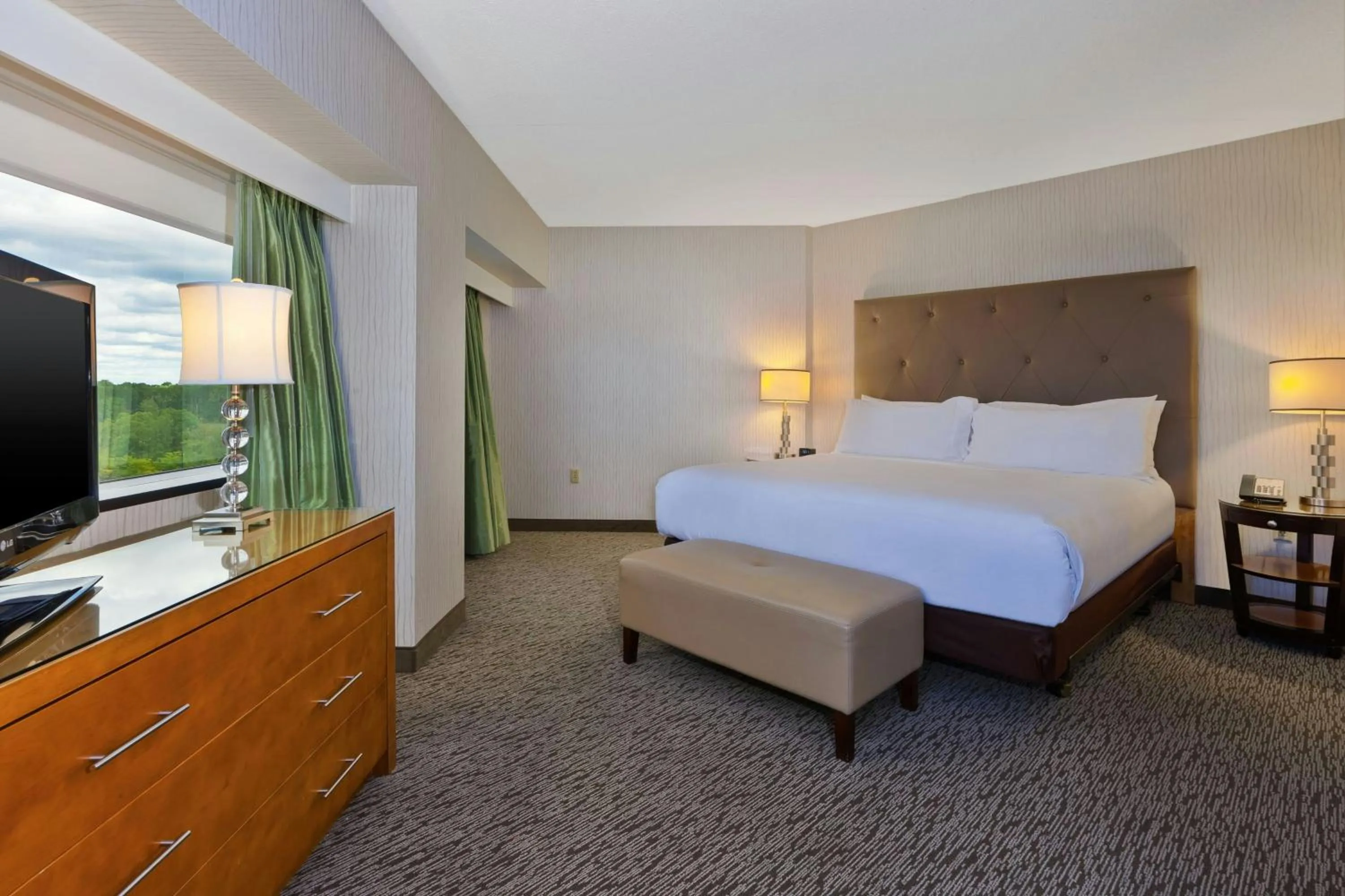 Bedroom, Bed in Hotel Auburn Hills