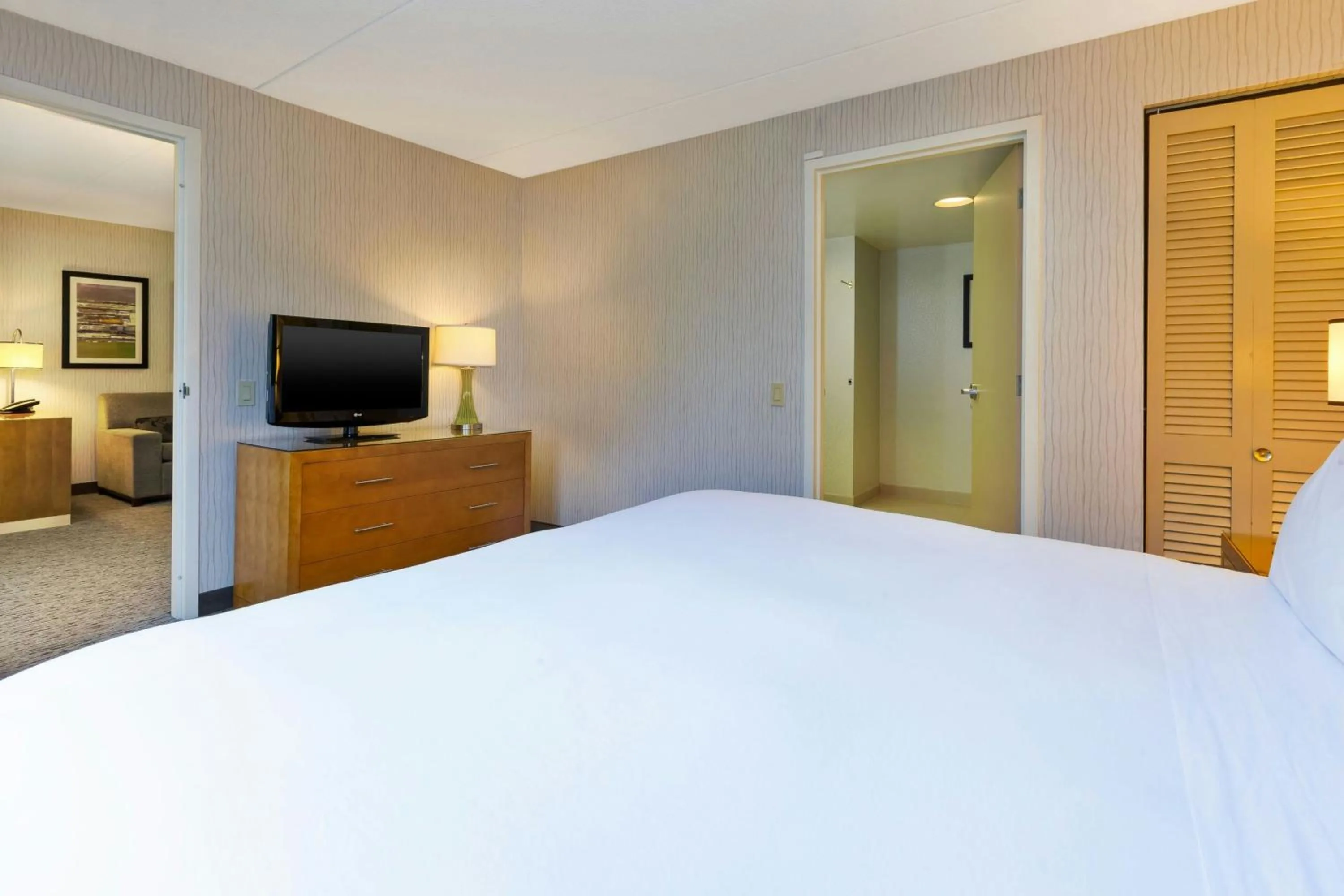 Bedroom, Bed in Hotel Auburn Hills