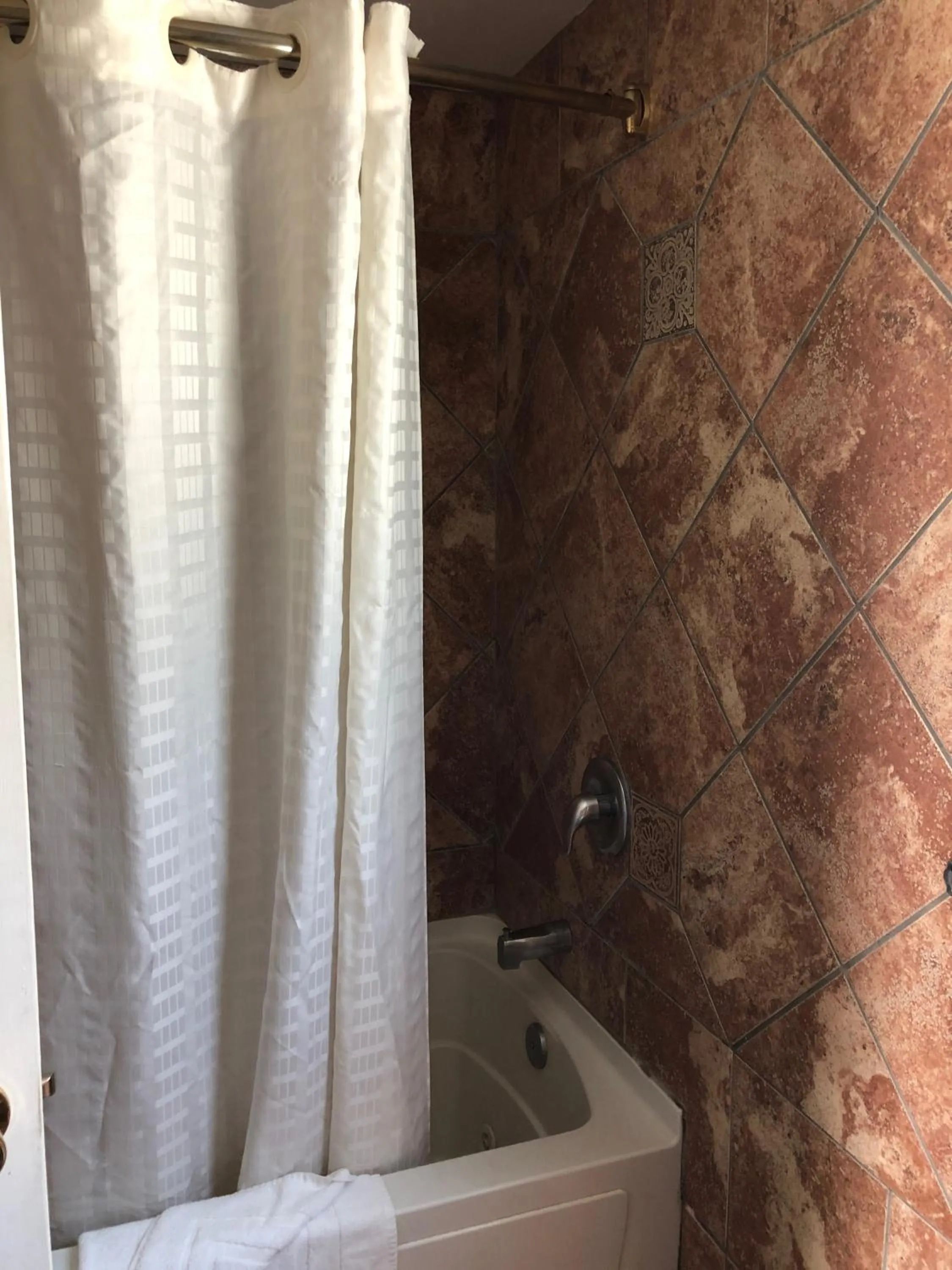 Shower in Ala Mar by the Sea