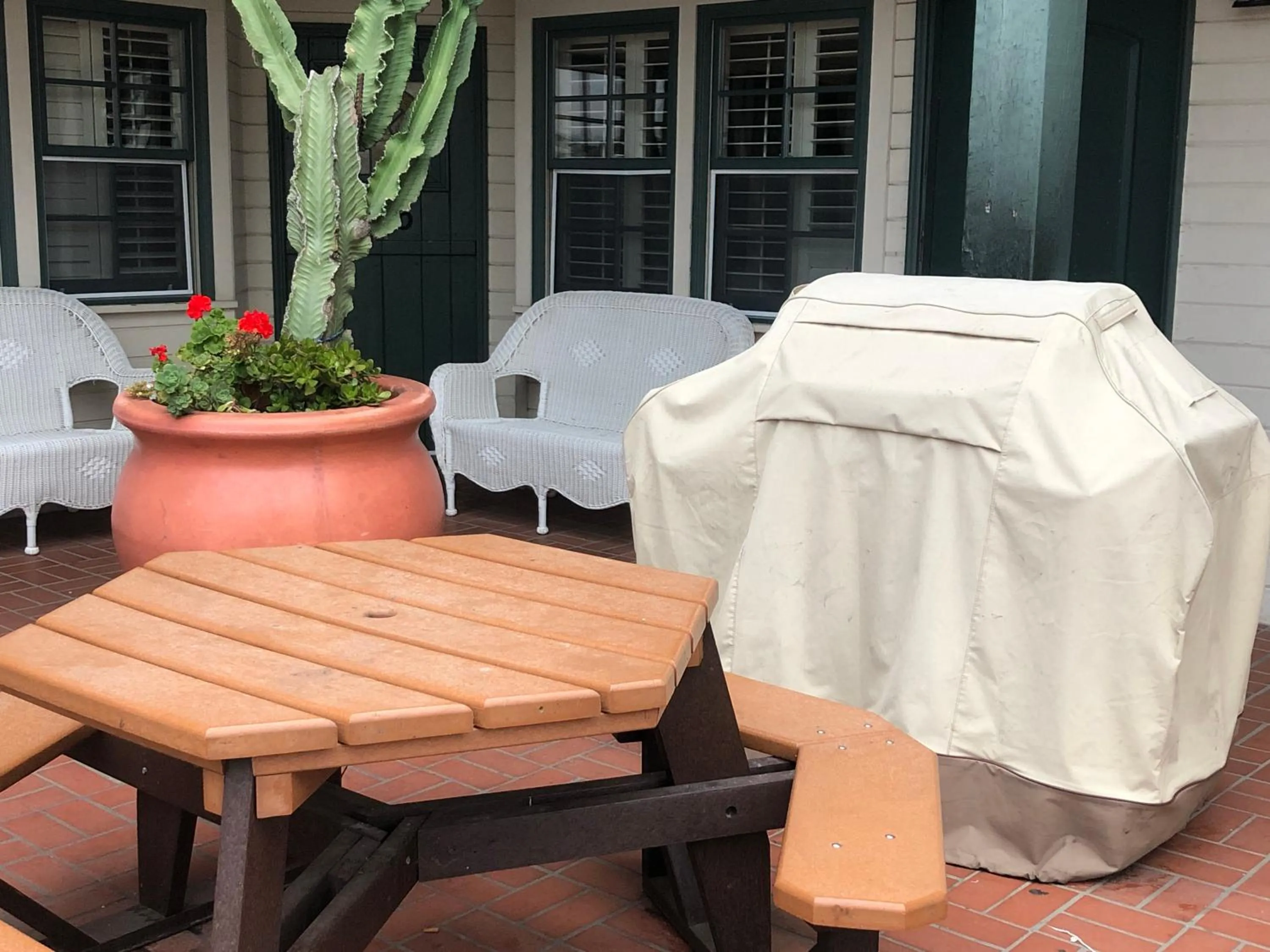 Patio in Ala Mar by the Sea