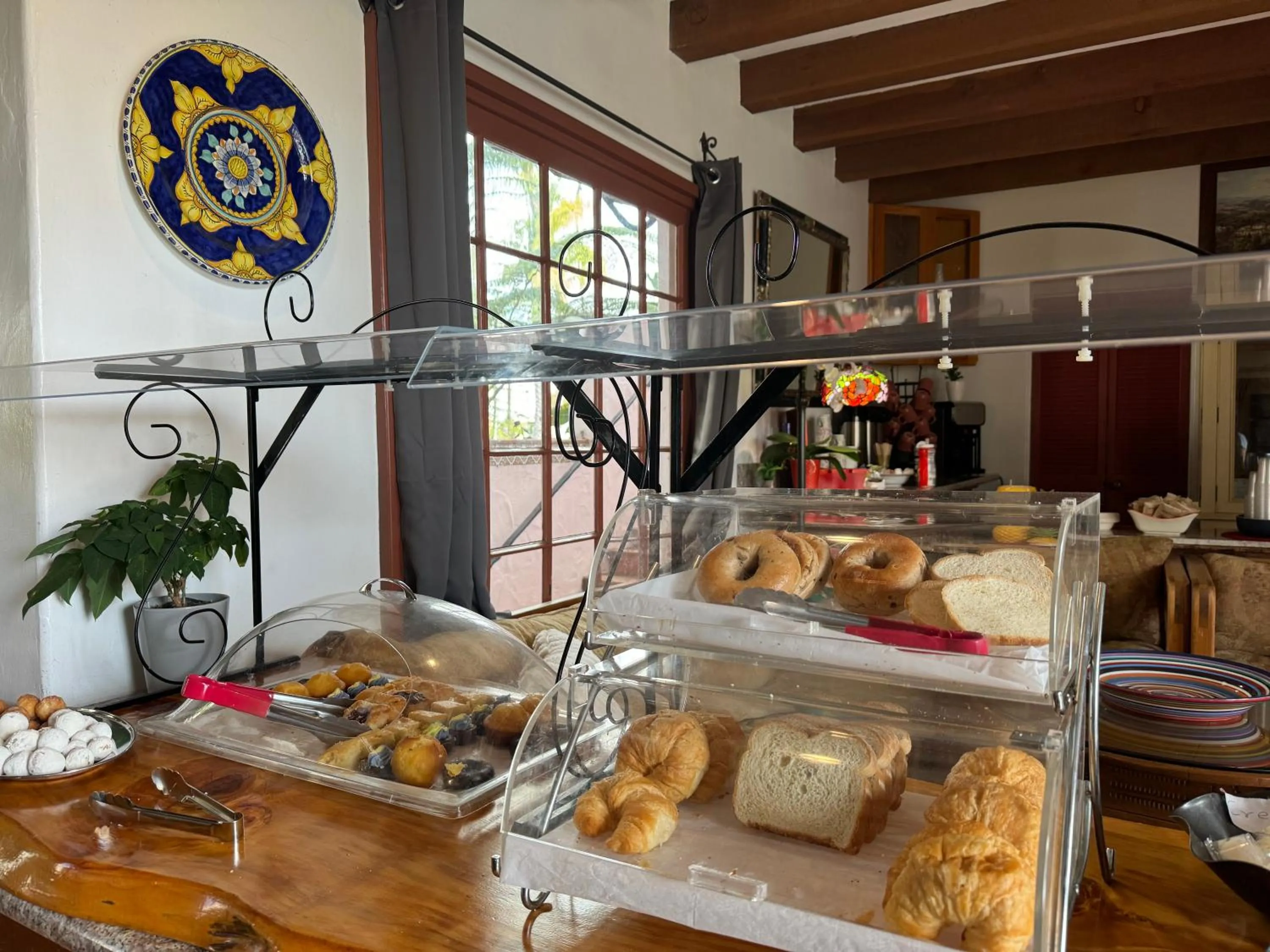 Breakfast in Ala Mar by the Sea