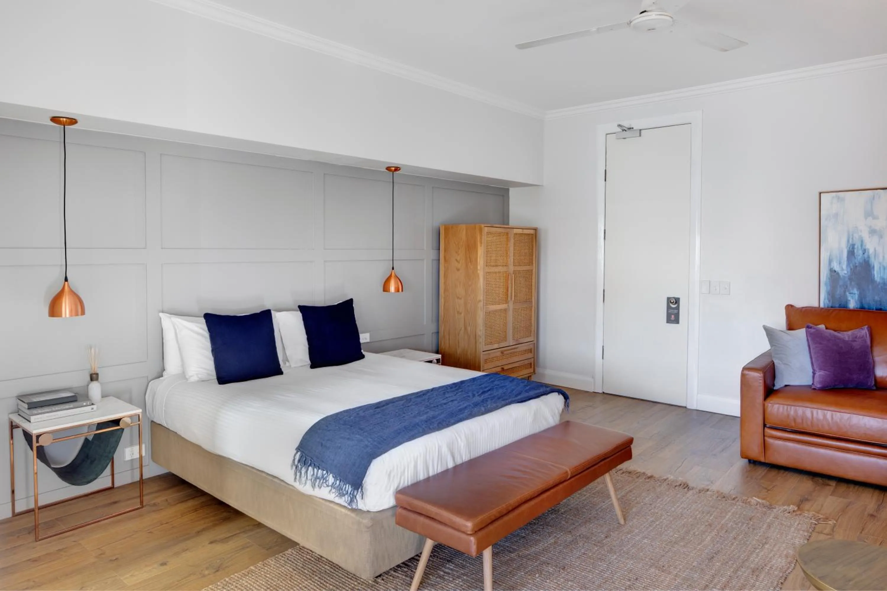 Bedroom, Bed in Regents Court Sydney