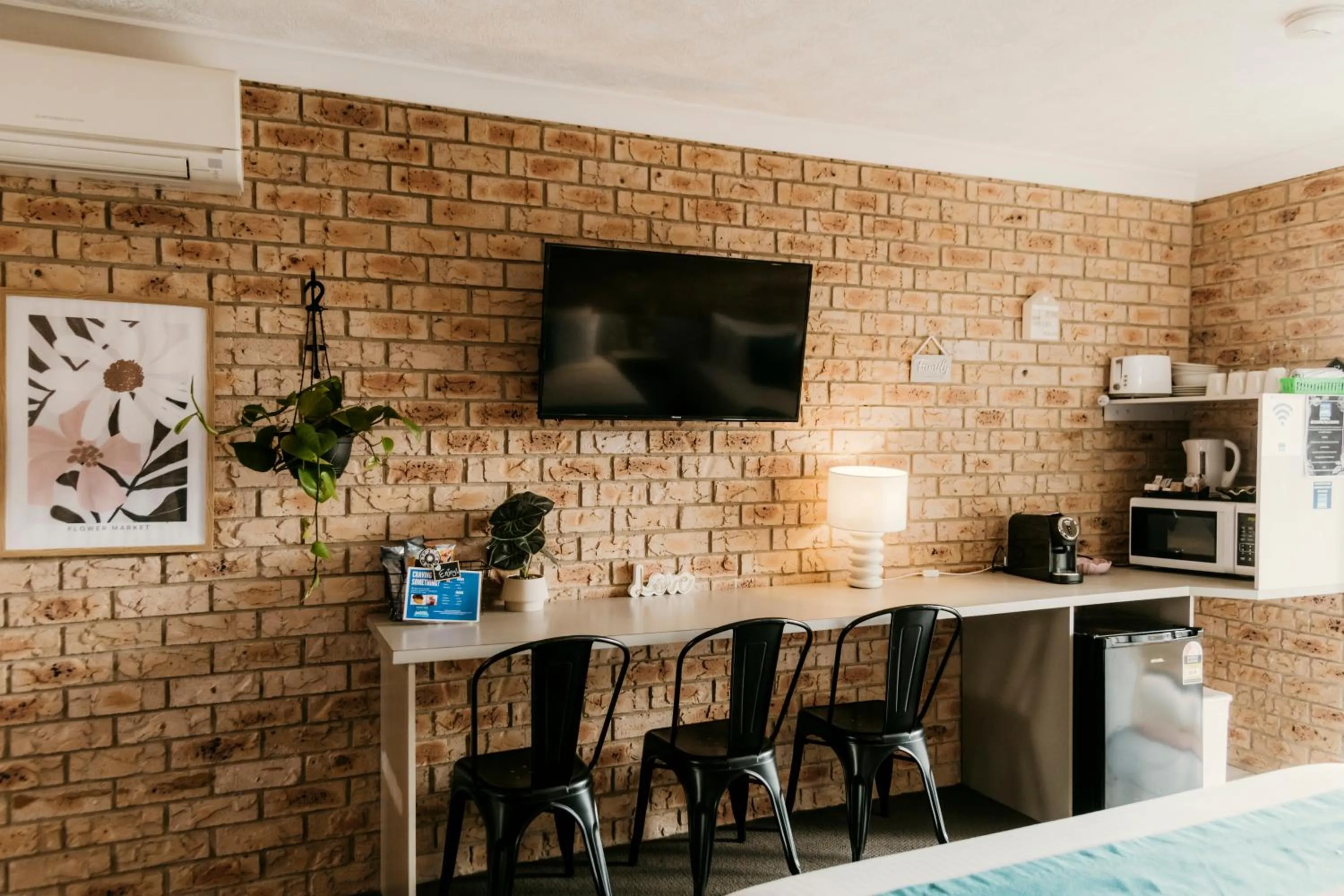 Kennedy Drive Boutique Motel - Close To City Centre & Airport